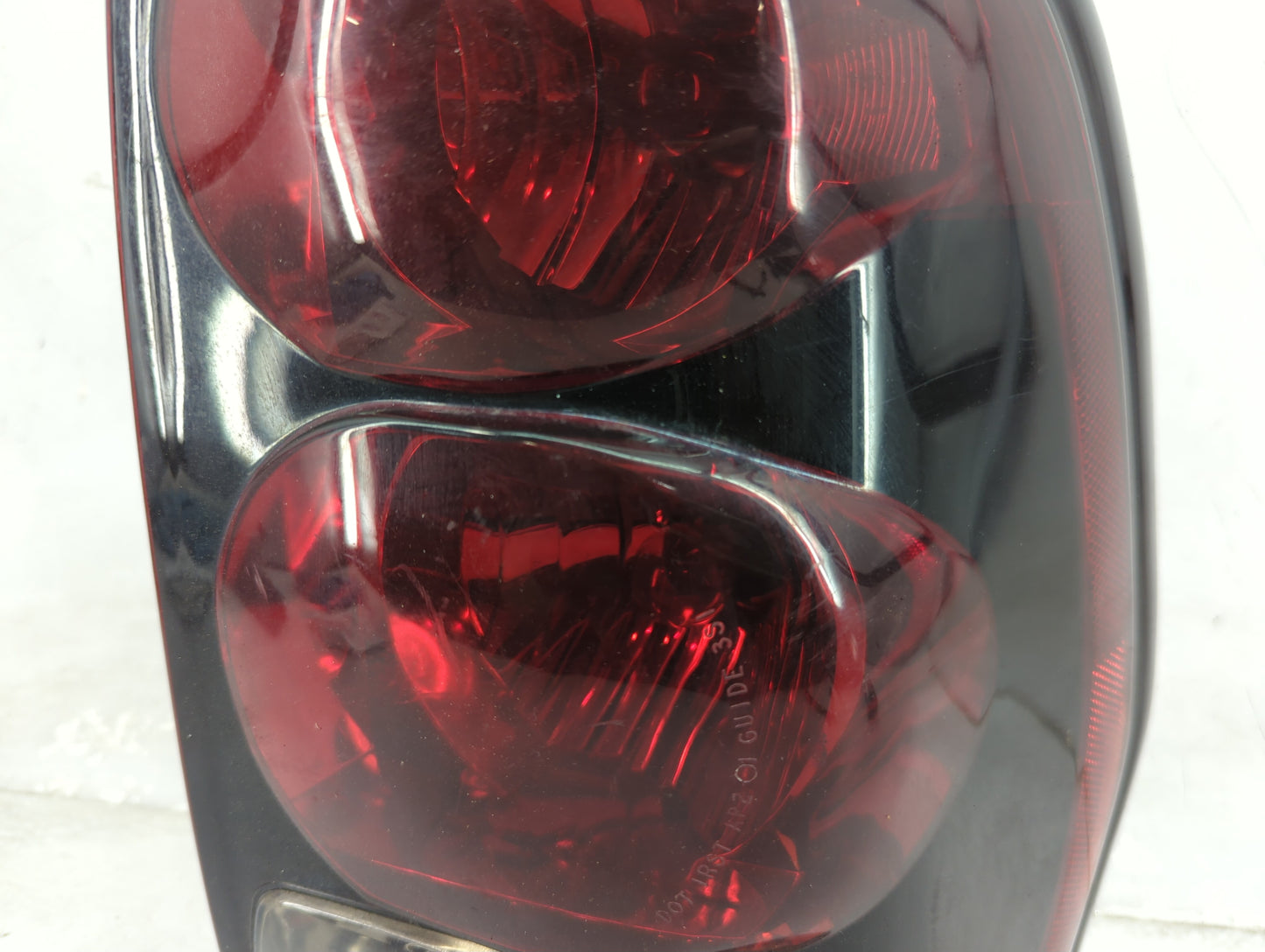 2002-2009 Chevrolet Trailblazer Tail Light Assembly Passenger Right OEM P/N:15097514 Fits OEM Used Auto Parts - Oemusedautop