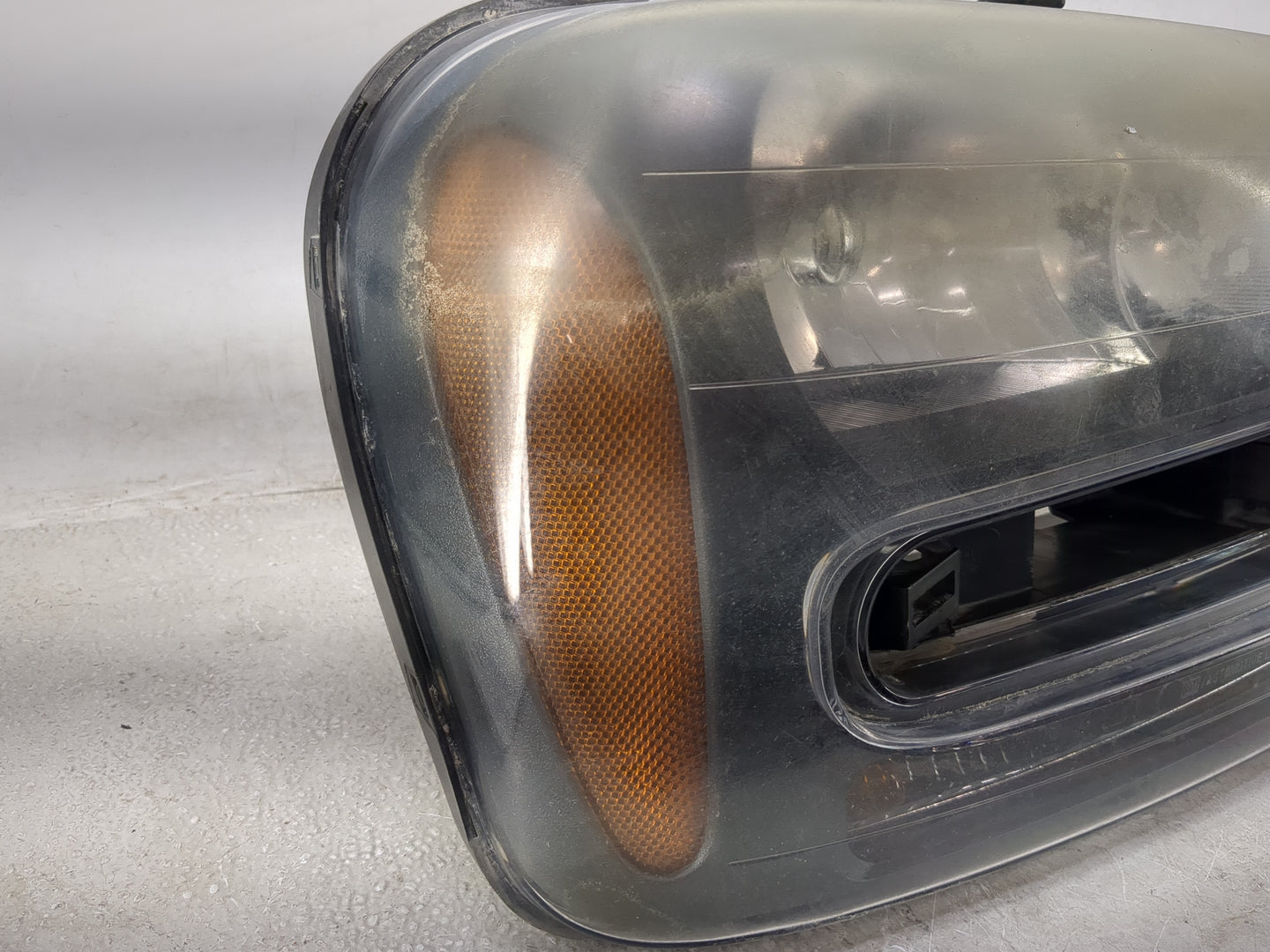 2002 Chevrolet Trailblazer Passenger Right Oem Head Light Headlight Lamp 1459044 - Oemusedautoparts1.com