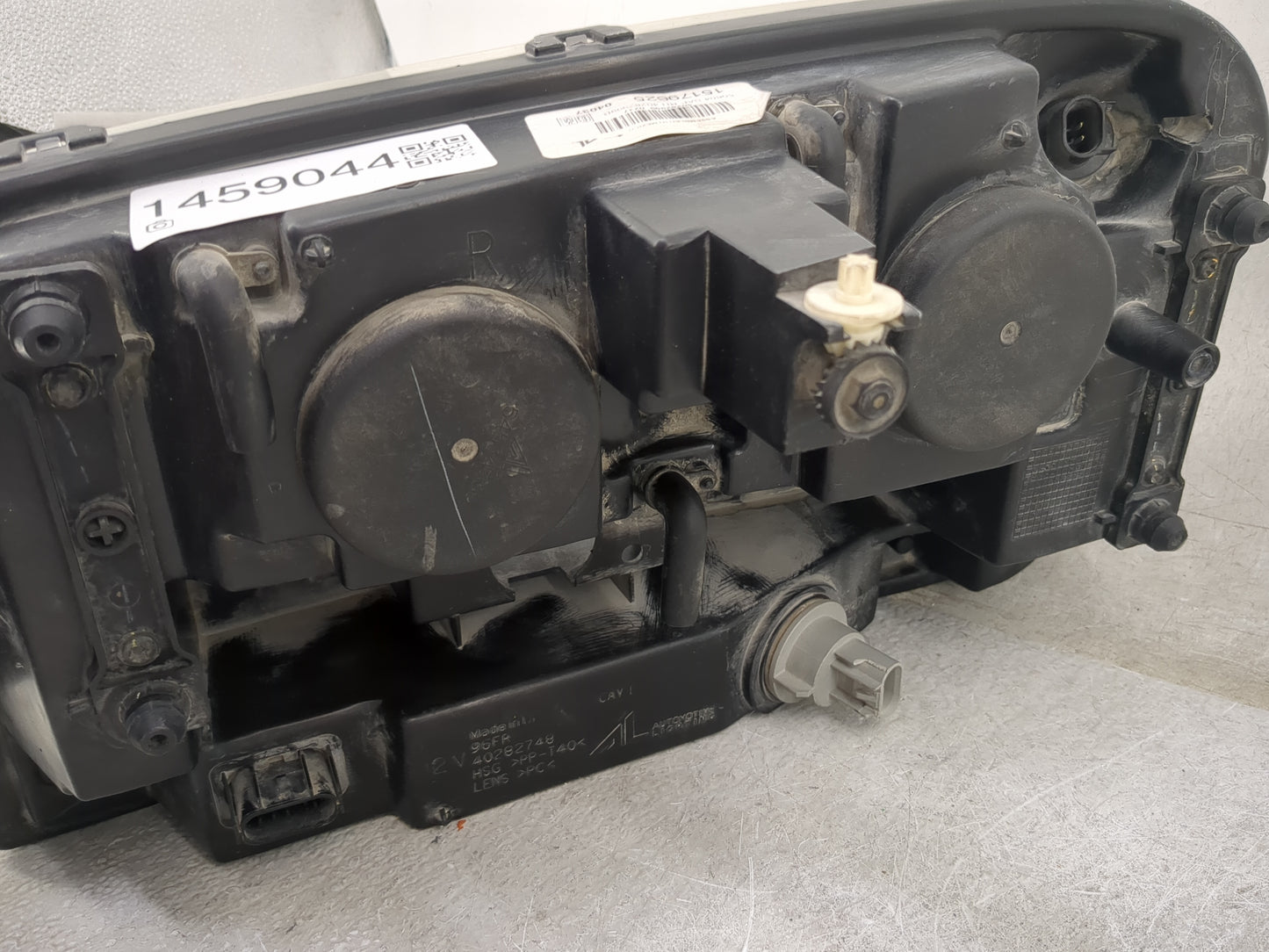 2002 Chevrolet Trailblazer Passenger Right Oem Head Light Headlight Lamp 1459044 - Oemusedautoparts1.com
