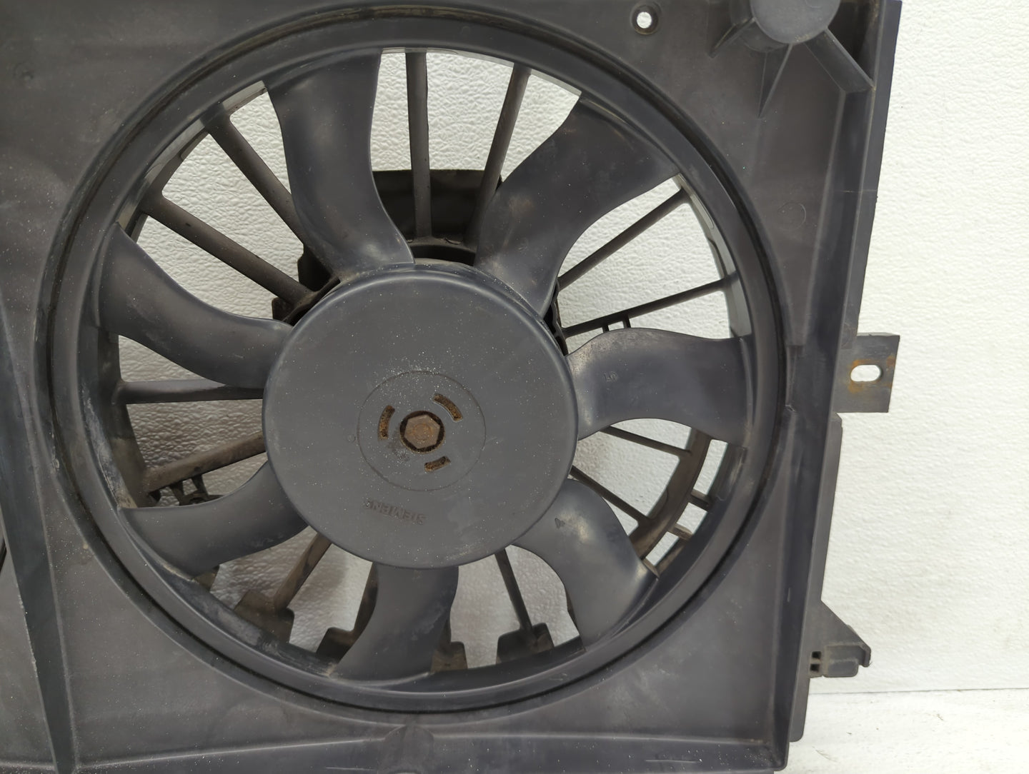 Chevrolet Impala (80 & Up) Impala Front Right Electric Cooling Motor - Oem - Oemusedautoparts1.com
