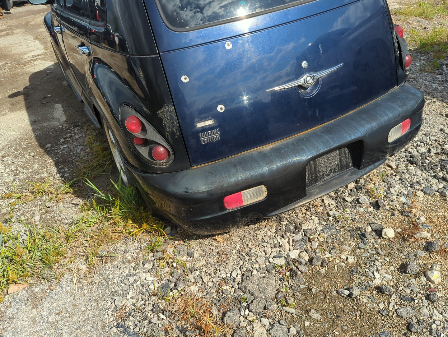 2002-2005 Chrysler Pt Cruiser Rear Bumper Assembly Oem - Oemusedautoparts1.com