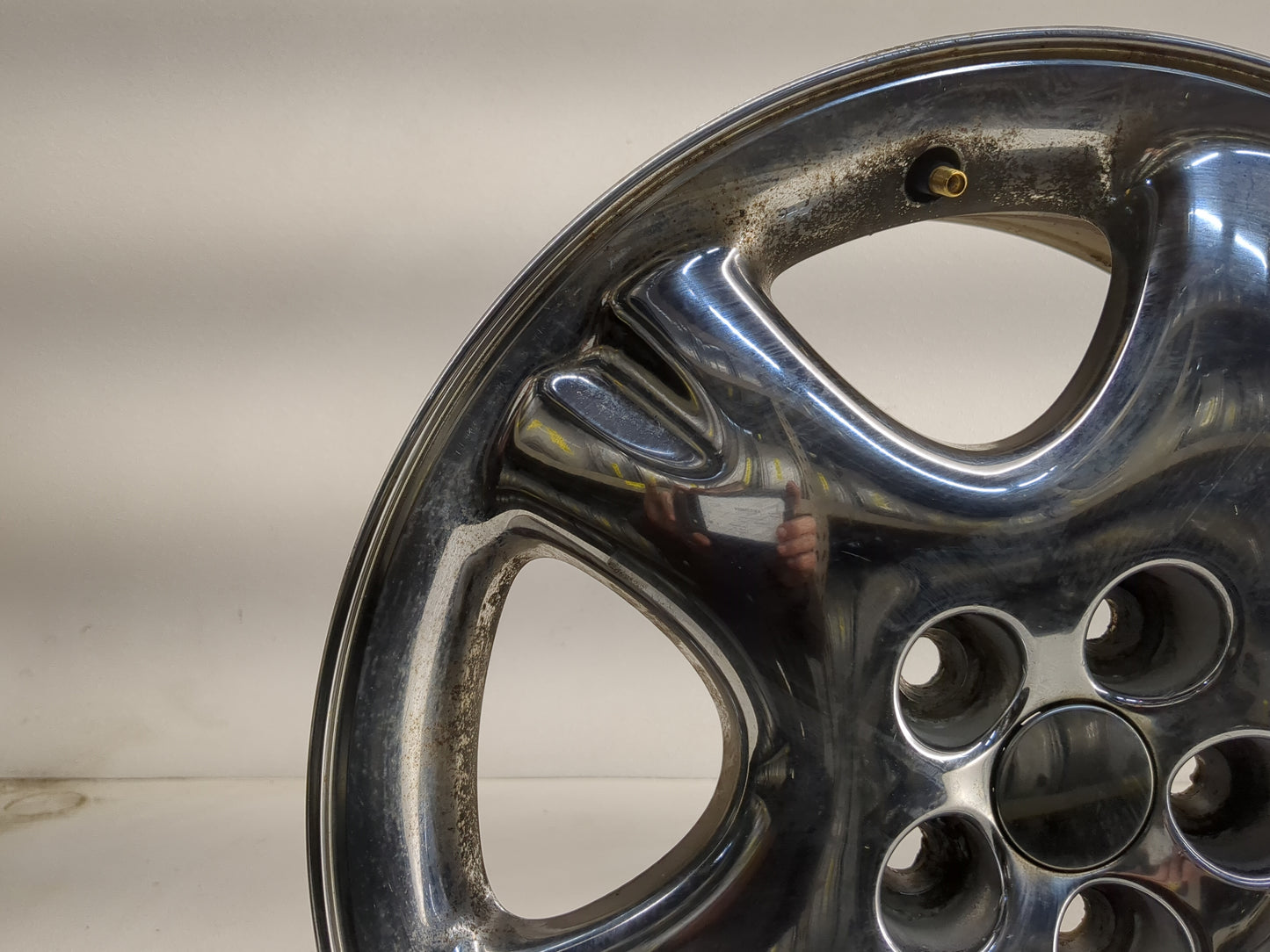 2001-2005 Chrysler Pt Cruiser Oem Wheel Rim - Oemusedautoparts1.com