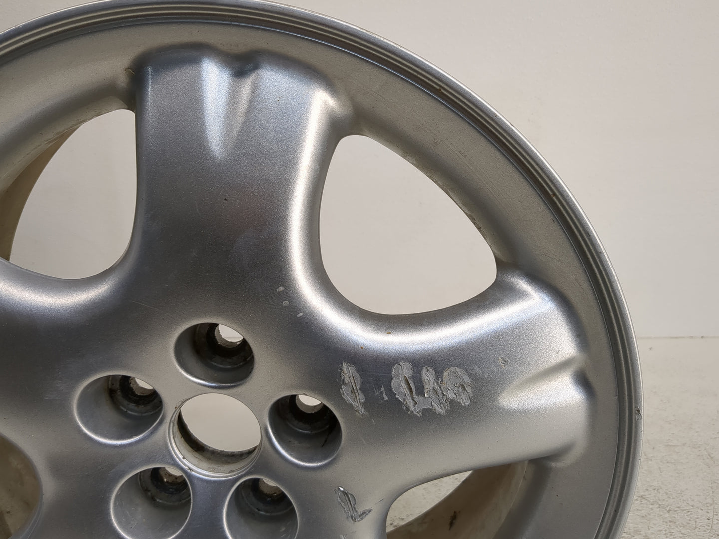 2001-2005 Chrysler Pt Cruiser Oem Wheel Rim 1239421 - Oemusedautoparts1.com