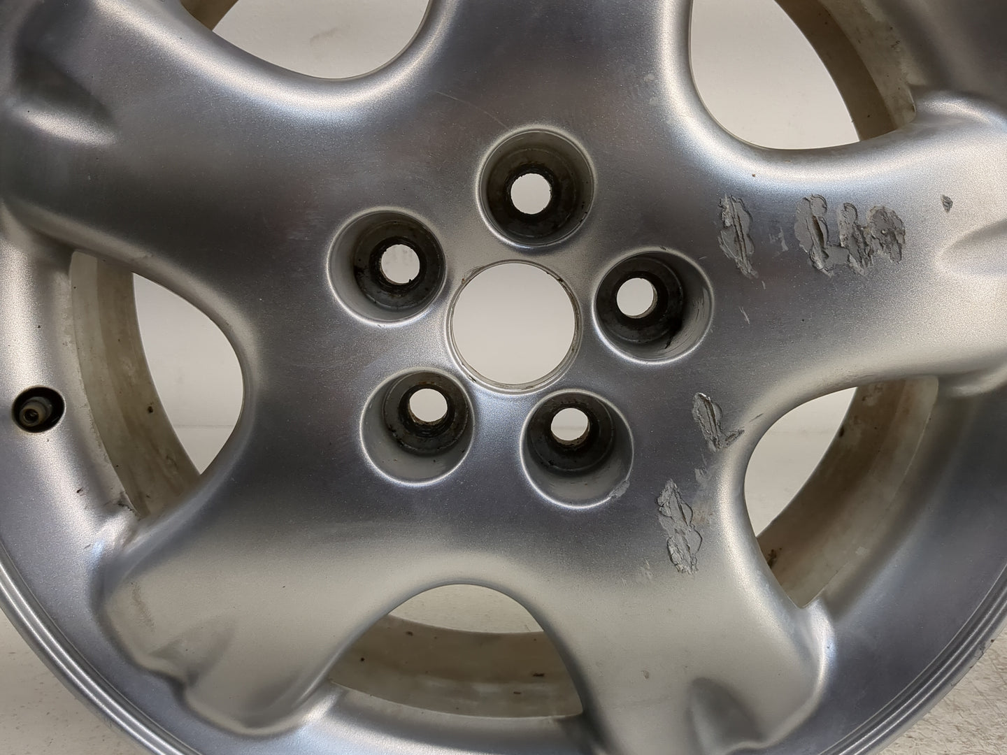 2001-2005 Chrysler Pt Cruiser Oem Wheel Rim 1239421 - Oemusedautoparts1.com