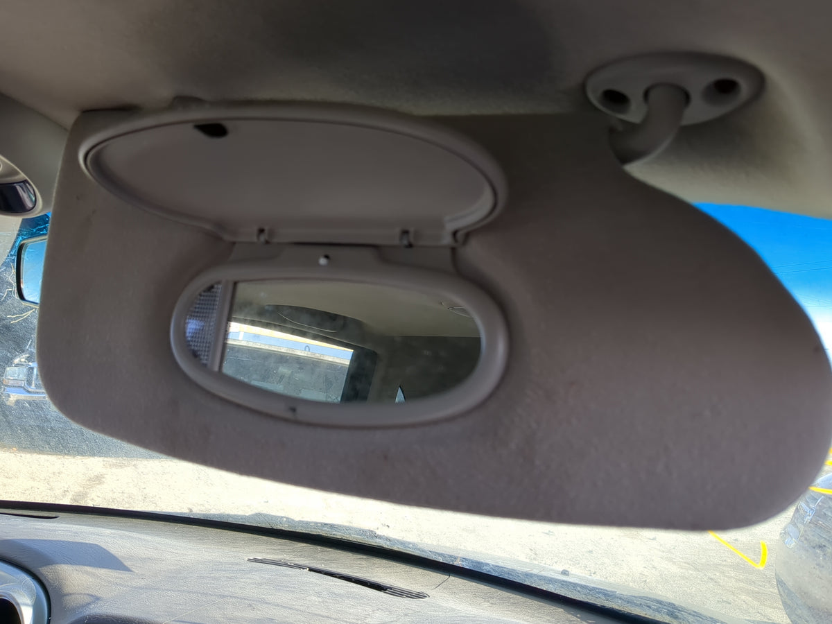 2002 Chrysler Pt Cruiser Sun Visor Shade Replacement Passenger Right Mirror Fits OEM Used Auto Parts - Oemusedautoparts1.com