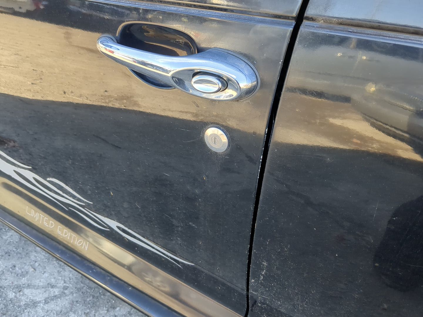 2001-2002 Chrysler Pt Cruiser Driver Front Door Oem - Oemusedautoparts1.com