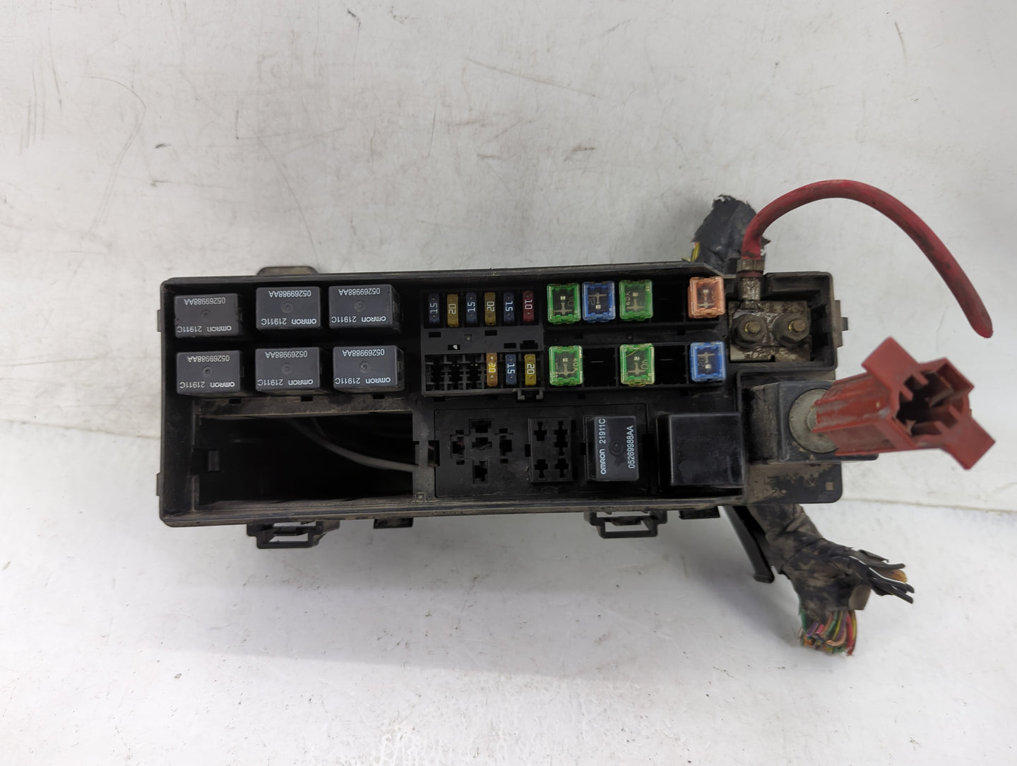 2001-2002 Chrysler Pt Cruiser Fusebox Fuse Box Panel Relay Module P/N:4794741AD Fits Fits 2001 2002 OEM Used Auto Parts - Oe