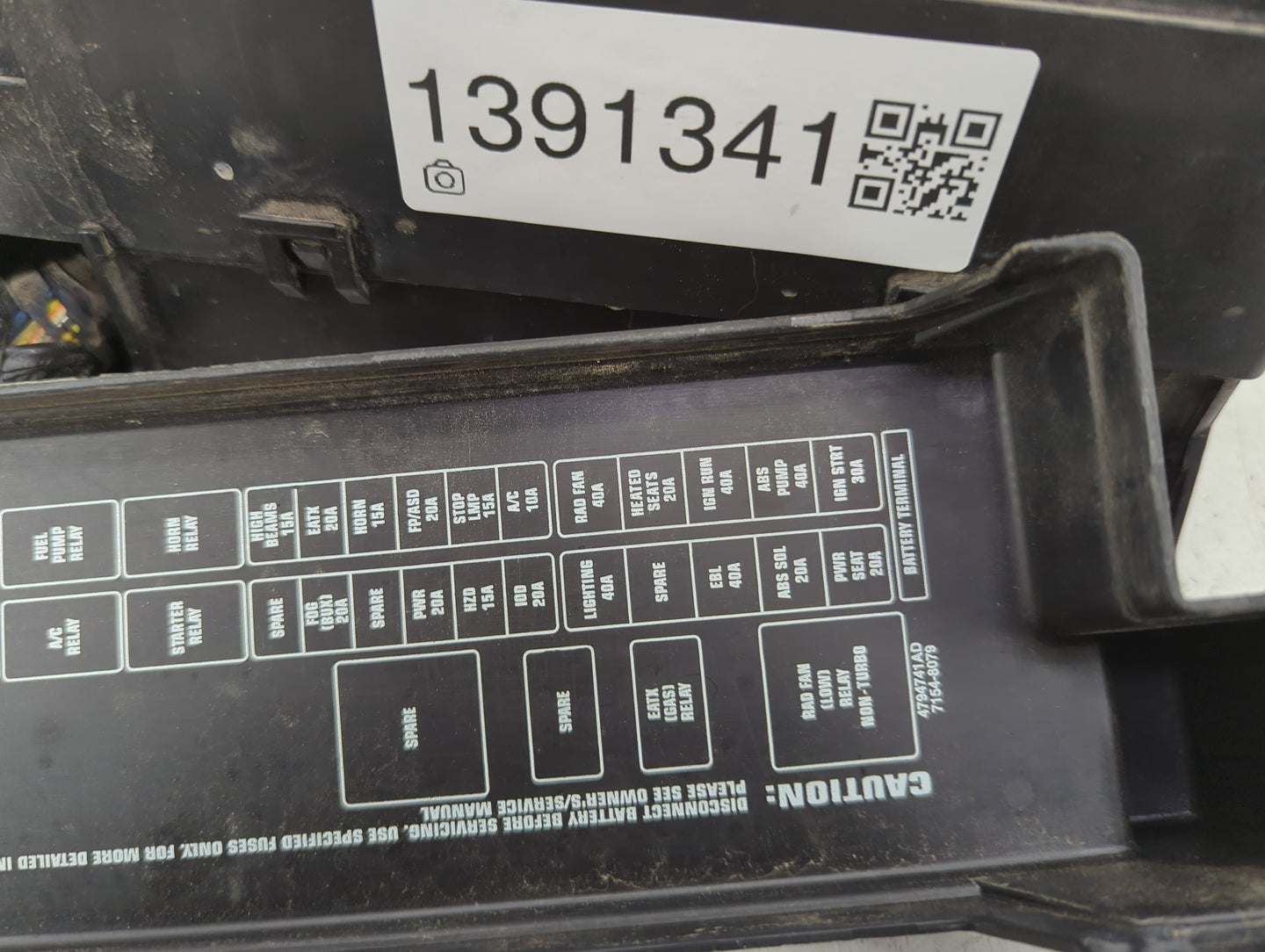 2001-2002 Chrysler Pt Cruiser Fusebox Fuse Box Panel Relay Module P/N:4794741AD Fits Fits 2001 2002 OEM Used Auto Parts - Oe