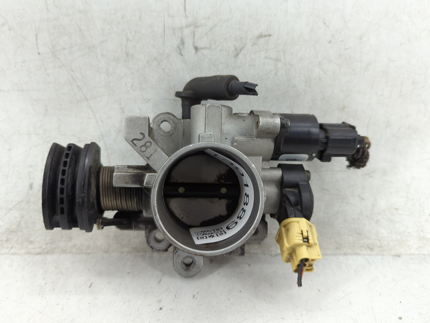 2001-2002 Chrysler Pt Cruiser Throttle Body P/N:11200000AB2 Fits Fits 2001 2002 OEM Used Auto Parts - Oemusedautoparts1.com