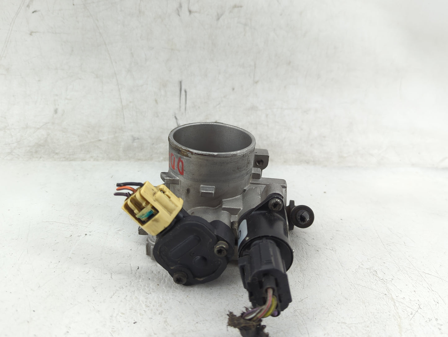 2001-2002 Chrysler Pt Cruiser Throttle Body P/N:11200000AB2 Fits Fits 2001 2002 OEM Used Auto Parts - Oemusedautoparts1.com