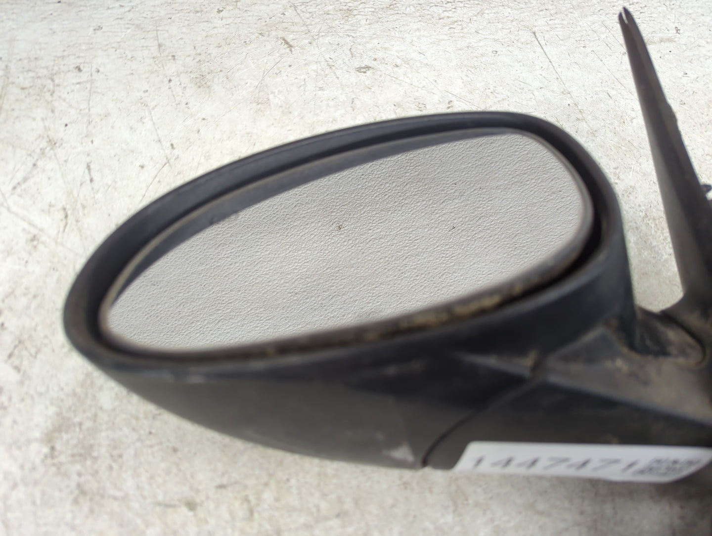 2001-2004 Chrysler Pt Cruiser Driver Side View Mirror - Left Door Mirror OEM Used - Oemusedautoparts1.com