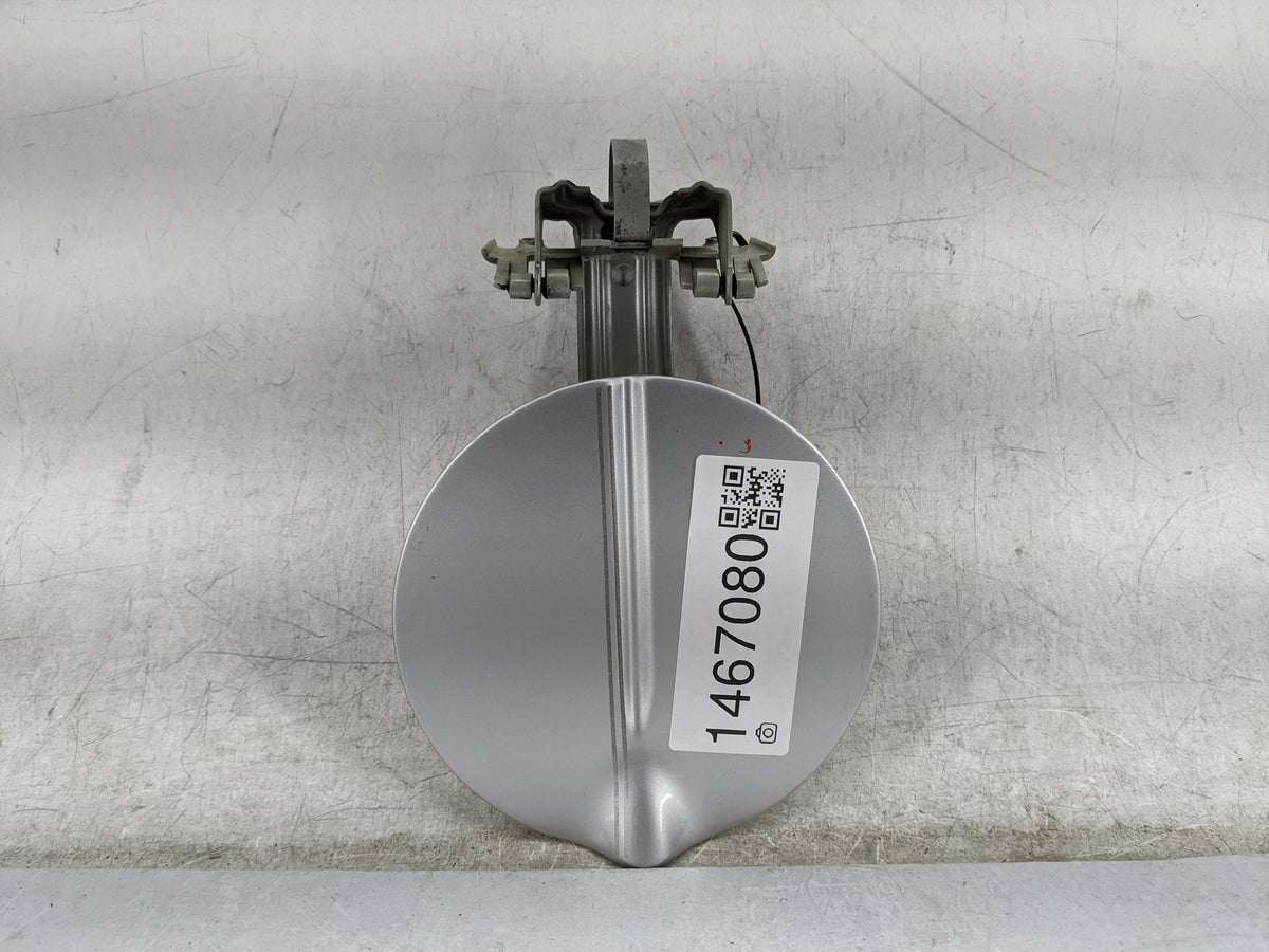 2002 Chrysler Pt Cruiser Fuel Tank Door Lid Gas Tank Silver - Oemusedautoparts1.com