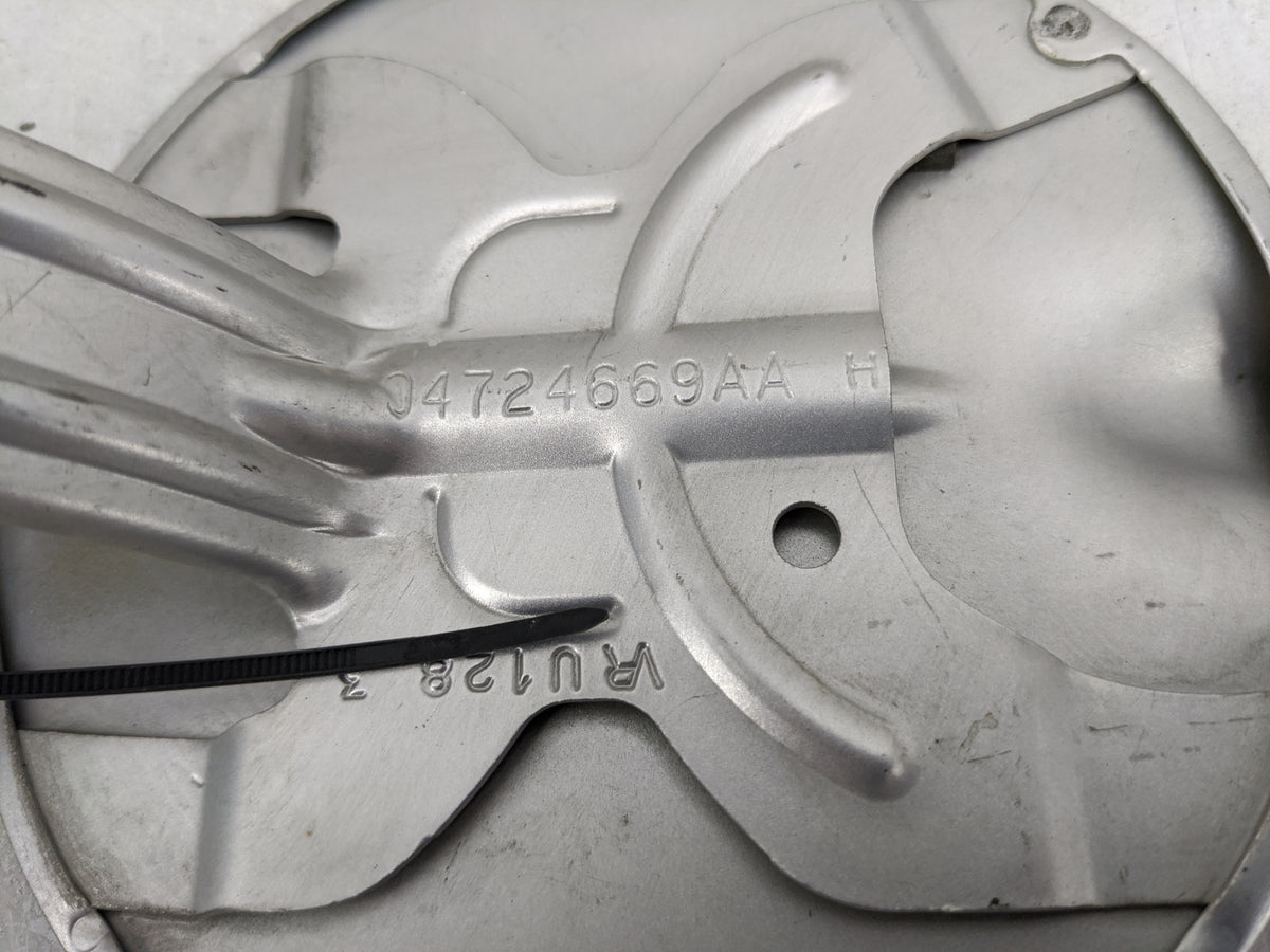 2002 Chrysler Pt Cruiser Fuel Tank Door Lid Gas Tank Silver - Oemusedautoparts1.com