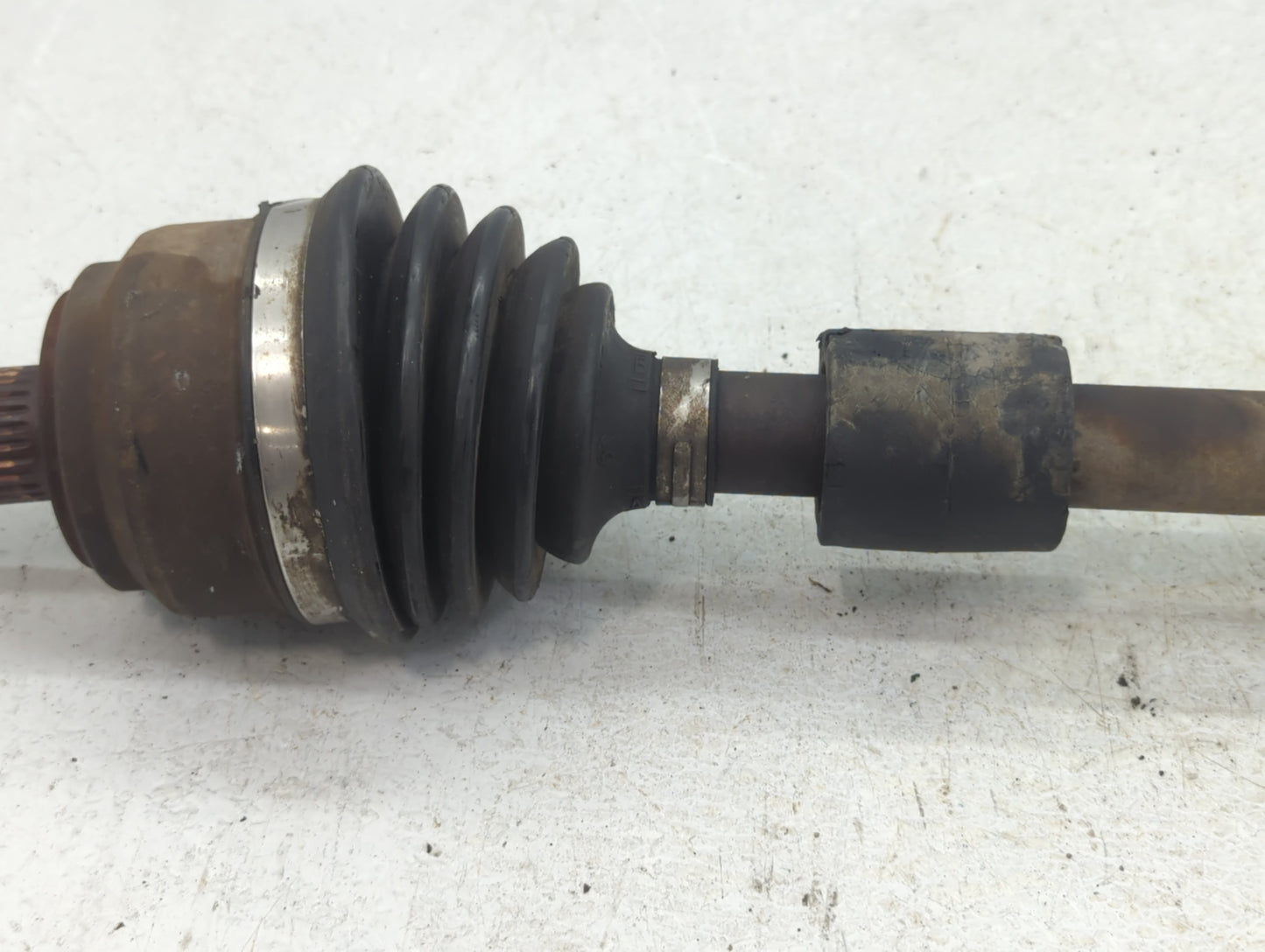 2001-2002 Chrysler Pt Cruiser Axle Shaft Front Driver Cv C/v - Oemusedautoparts1.com
