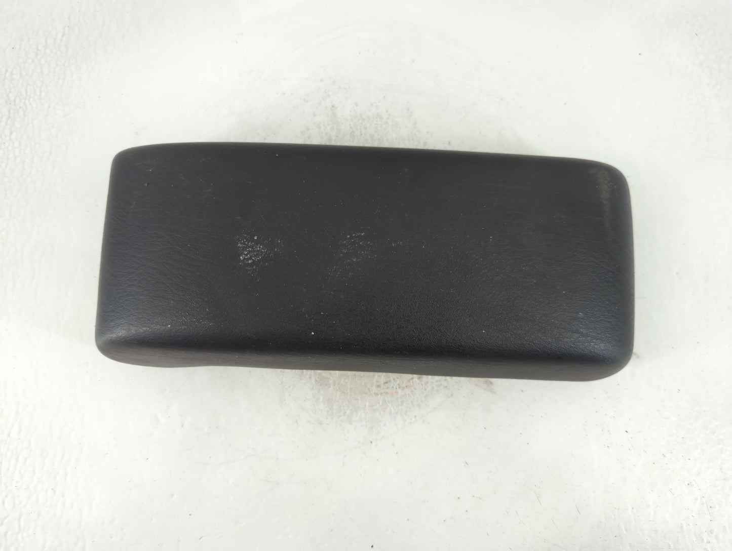2001-2002 Chrysler Sebring Center Console Armrest Cover Lid P/N:VB9425 Fits Fits 2001 2002 OEM Used Auto Parts - Oemusedauto