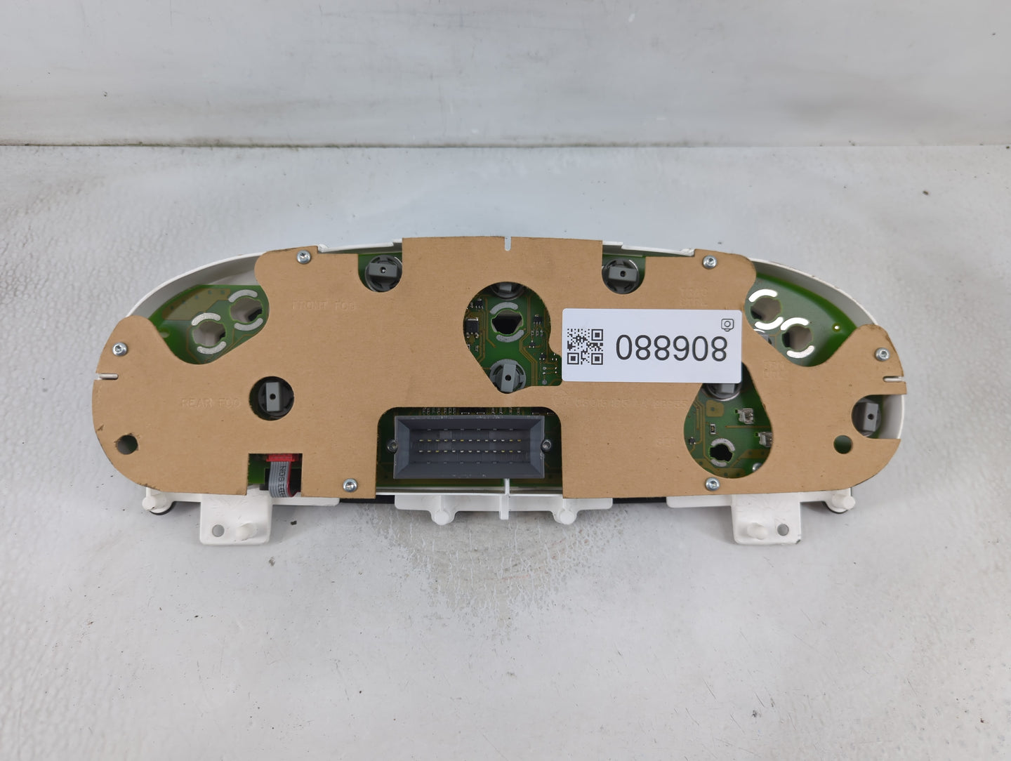 2001-2002 Chrysler Sebring Instrument Cluster Speedometer Gauges P/N:P05026194AH Fits Fits 2001 2002 OEM Used Auto Parts - O