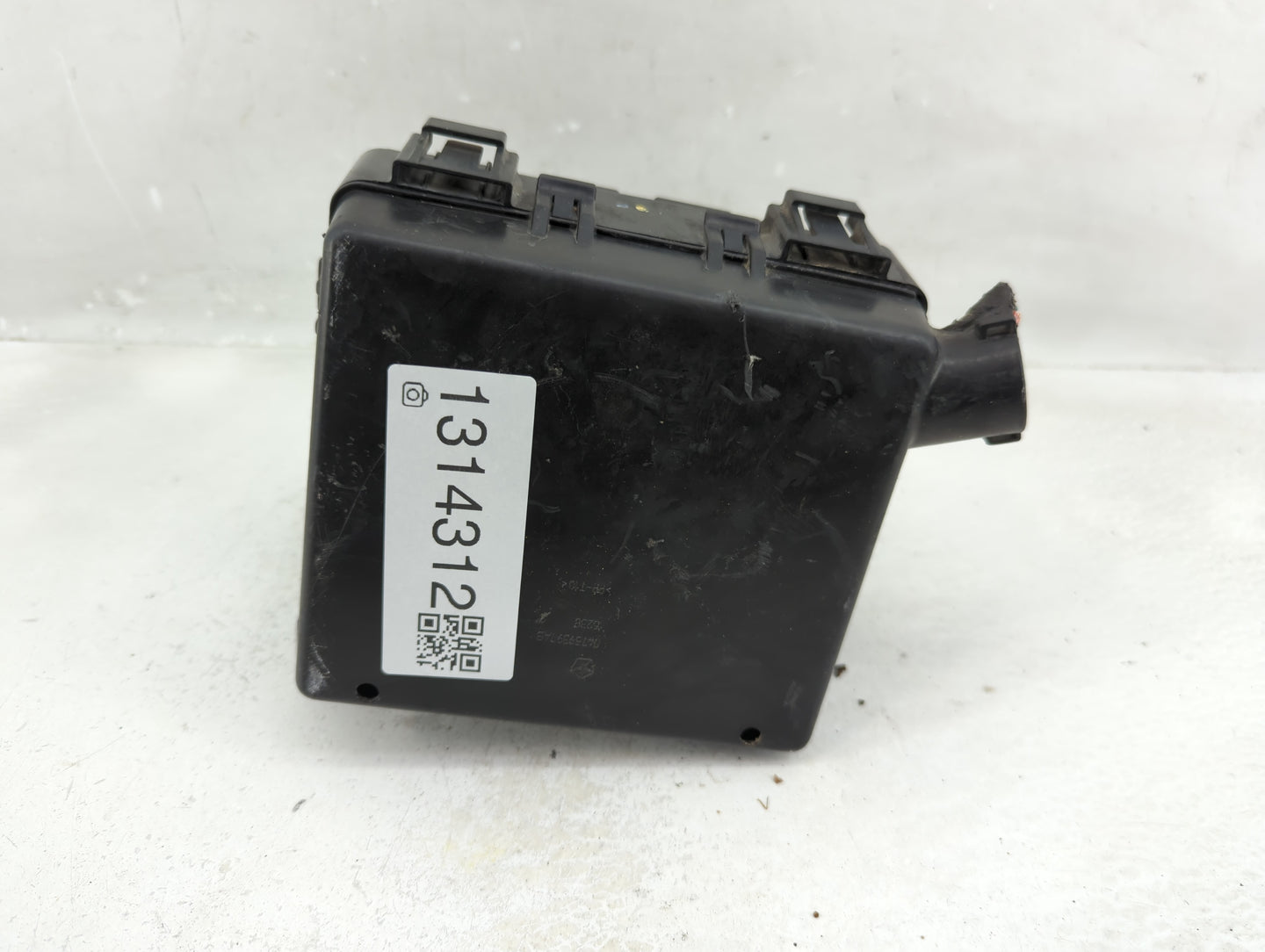 2002 Chrysler Stratus Fusebox Fuse Box Panel Relay Module P/N:04608767AC Fits OEM Used Auto Parts - Oemusedautoparts1.com