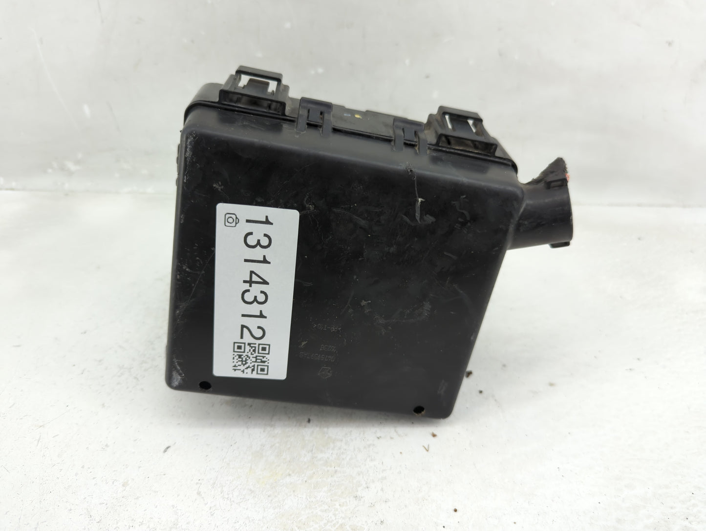 2002 Chrysler Stratus Fusebox Fuse Box Panel Relay Module P/N:04608767AC Fits OEM Used Auto Parts - Oemusedautoparts1.com