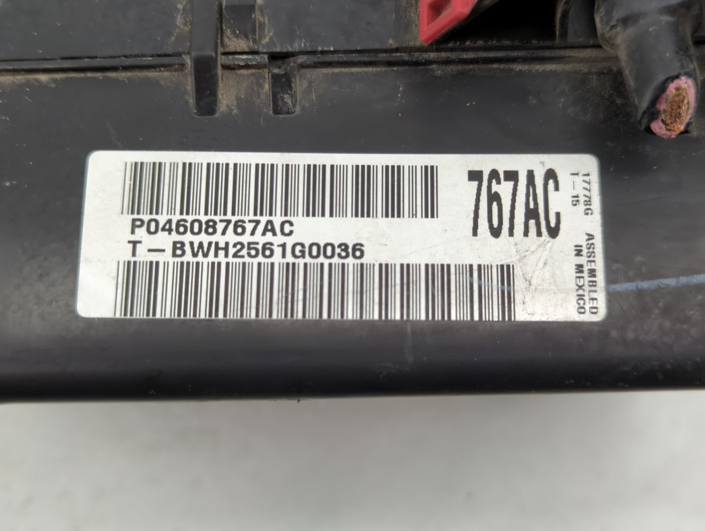 2002 Chrysler Stratus Fusebox Fuse Box Panel Relay Module P/N:04608767AC Fits OEM Used Auto Parts - Oemusedautoparts1.com
