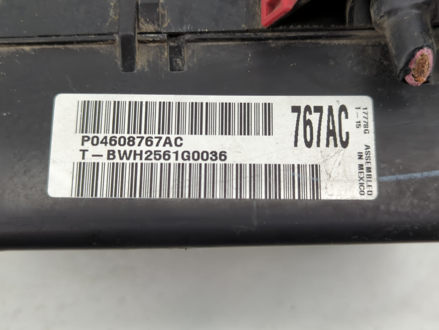 2002 Chrysler Stratus Fusebox Fuse Box Panel Relay Module P/N:04608767AC Fits OEM Used Auto Parts - Oemusedautoparts1.com