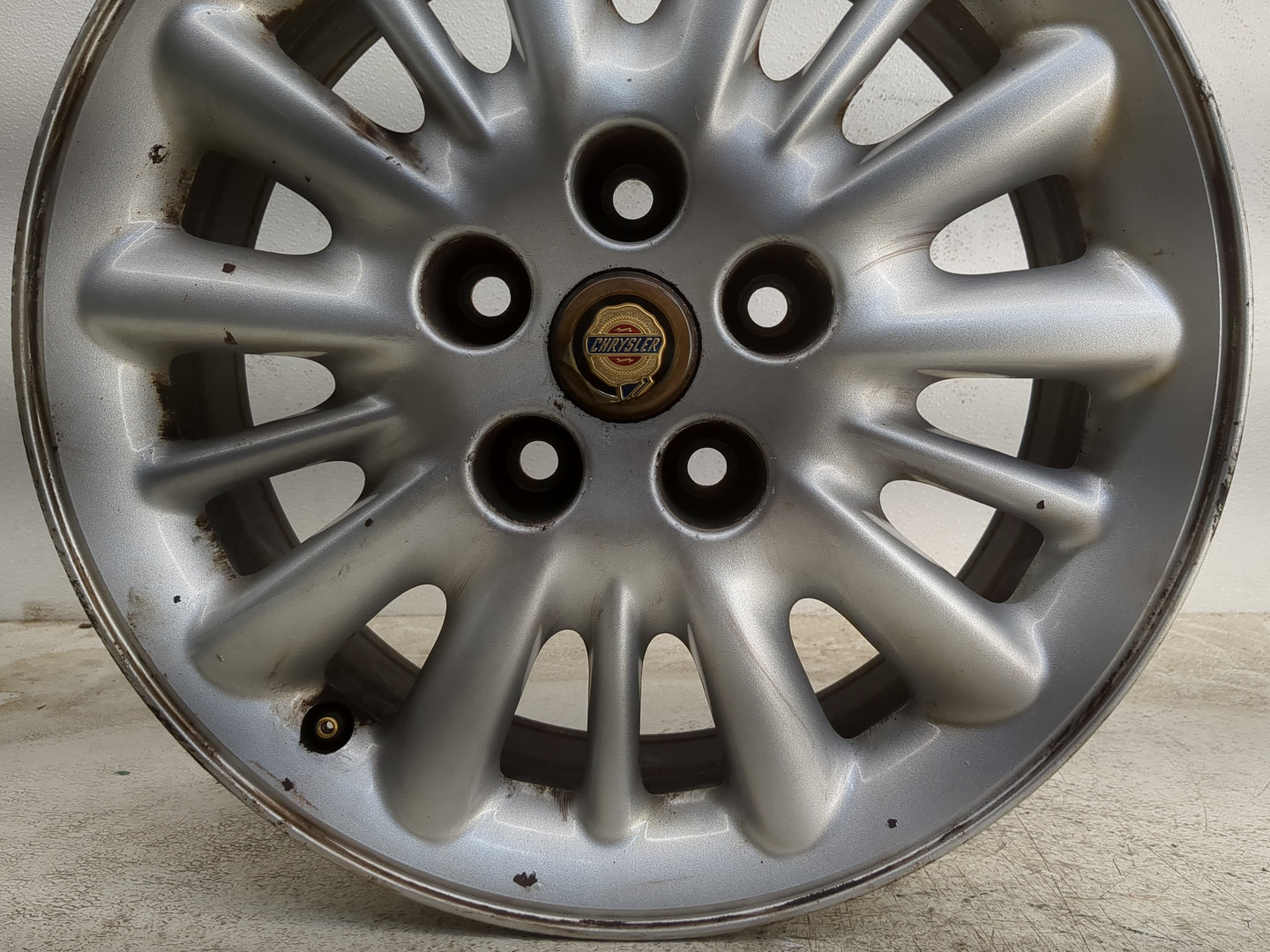 2001-2003 Chrysler Town & Country Oem Wheel Rim - Oemusedautoparts1.com