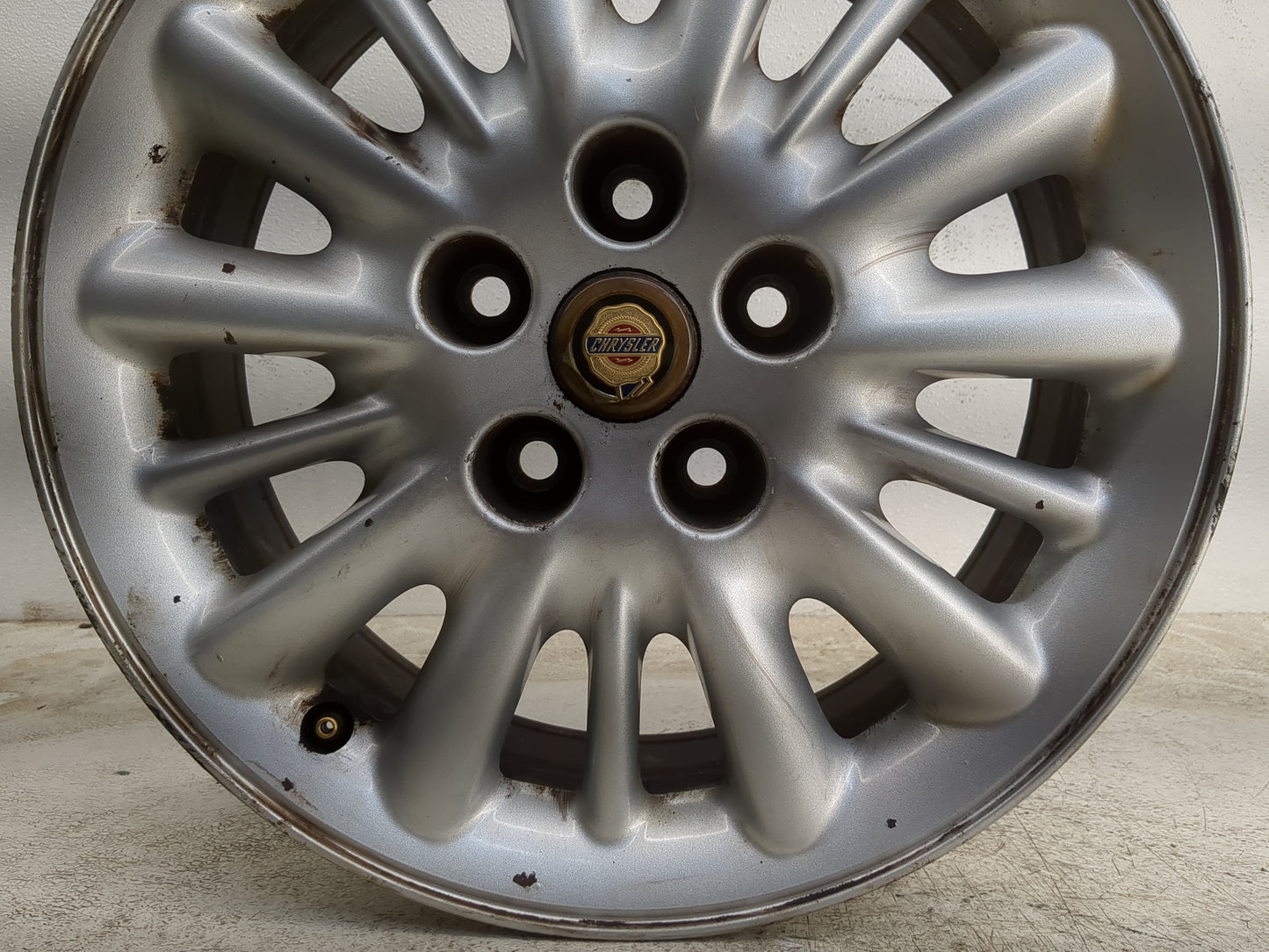 2001-2003 Chrysler Town & Country Oem Wheel Rim - Oemusedautoparts1.com