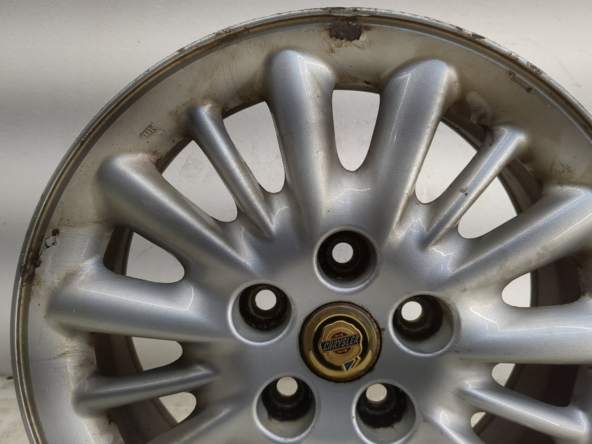 2001-2003 Chrysler Town & Country Oem Wheel Rim 1212736 - Oemusedautoparts1.com