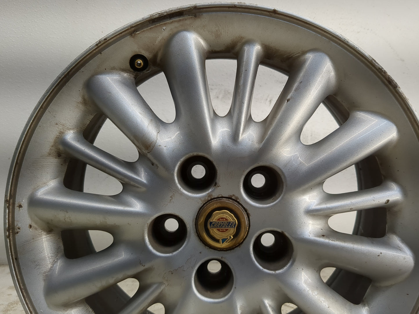 2001-2003 Chrysler Town & Country Oem Wheel Rim 1212737 - Oemusedautoparts1.com