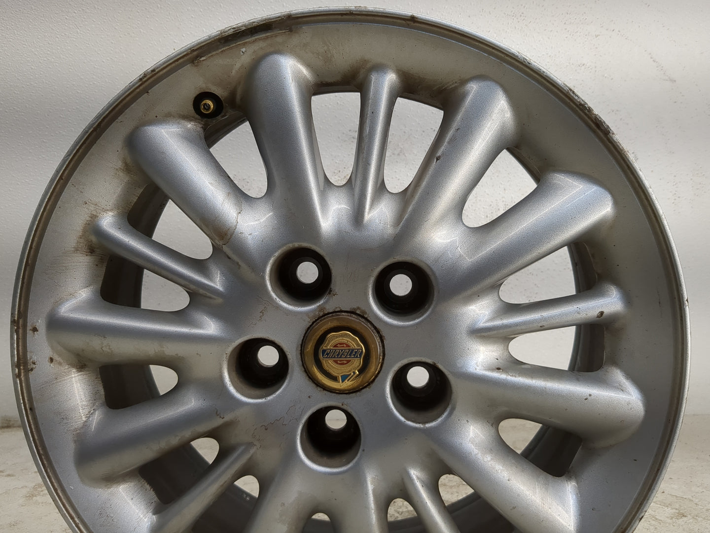 2001-2003 Chrysler Town & Country Oem Wheel Rim 1212737 - Oemusedautoparts1.com