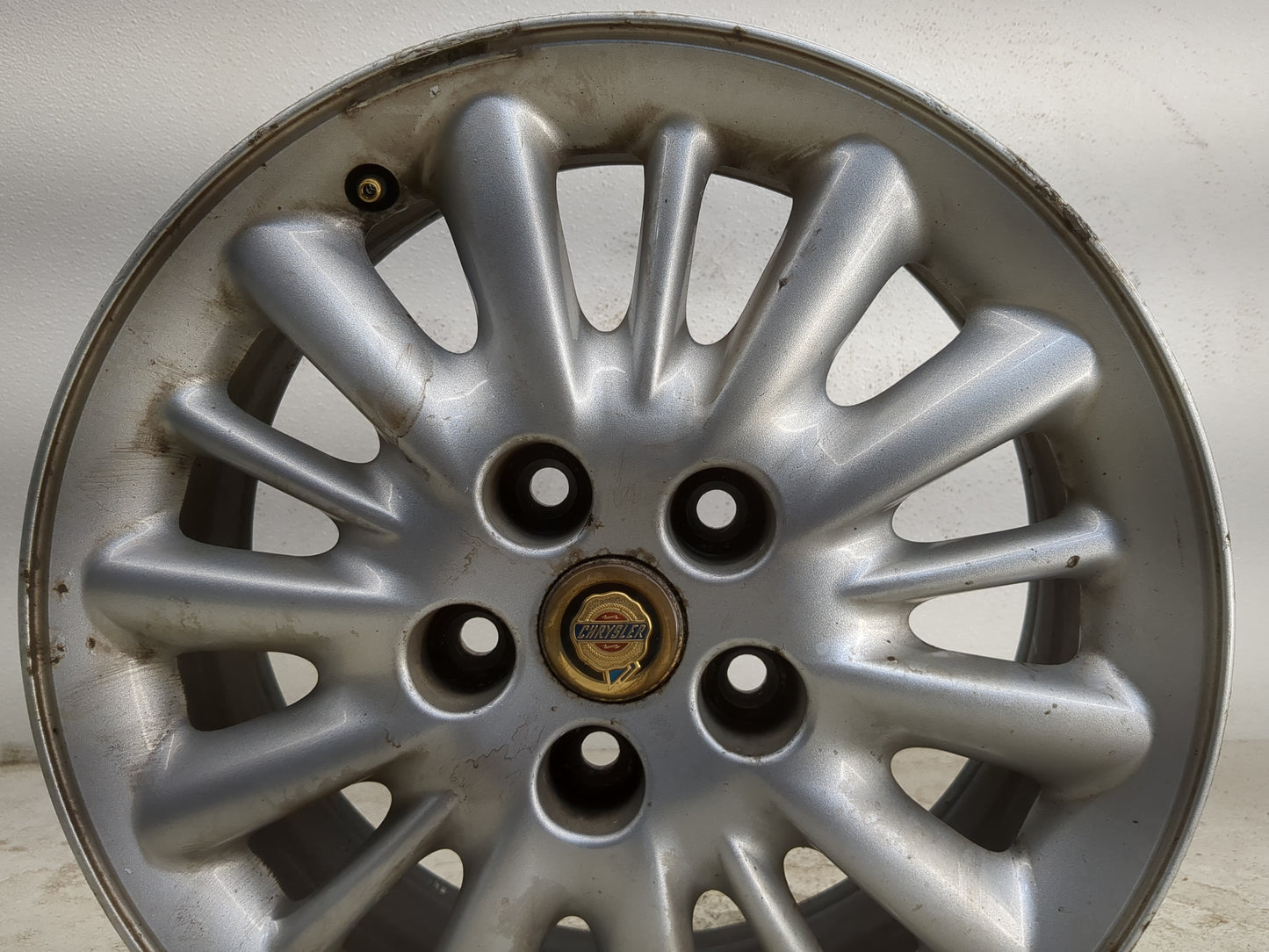 2001-2003 Chrysler Town & Country Oem Wheel Rim 1212737 - Oemusedautoparts1.com