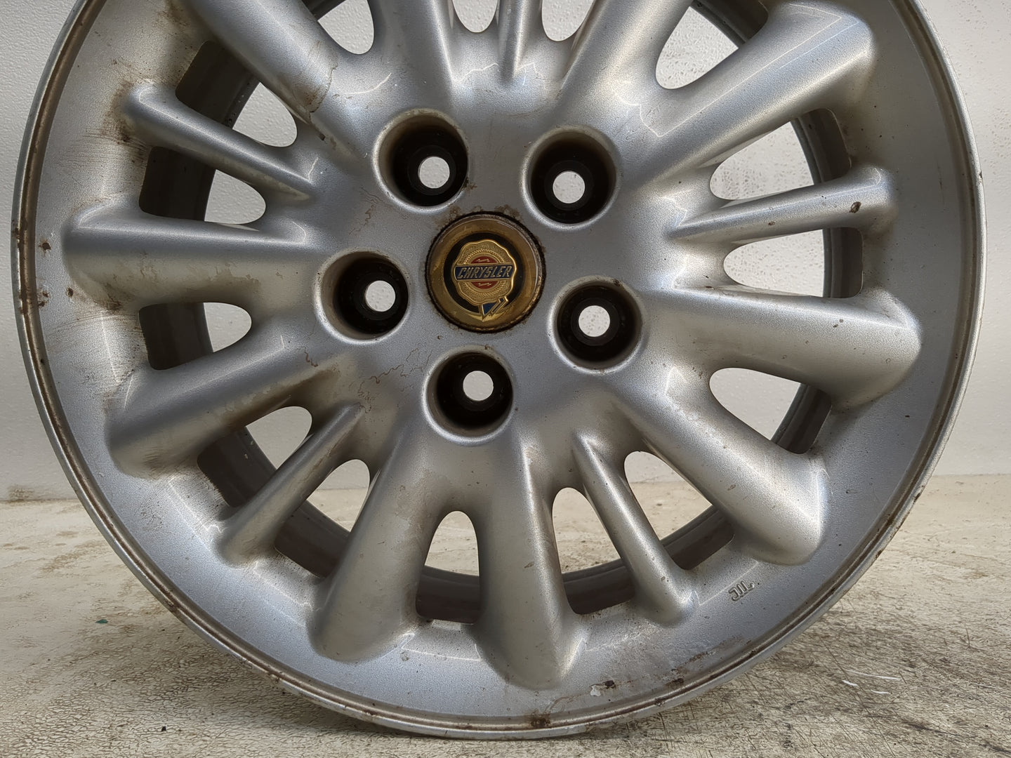 2001-2003 Chrysler Town & Country Oem Wheel Rim - Oemusedautoparts1.com