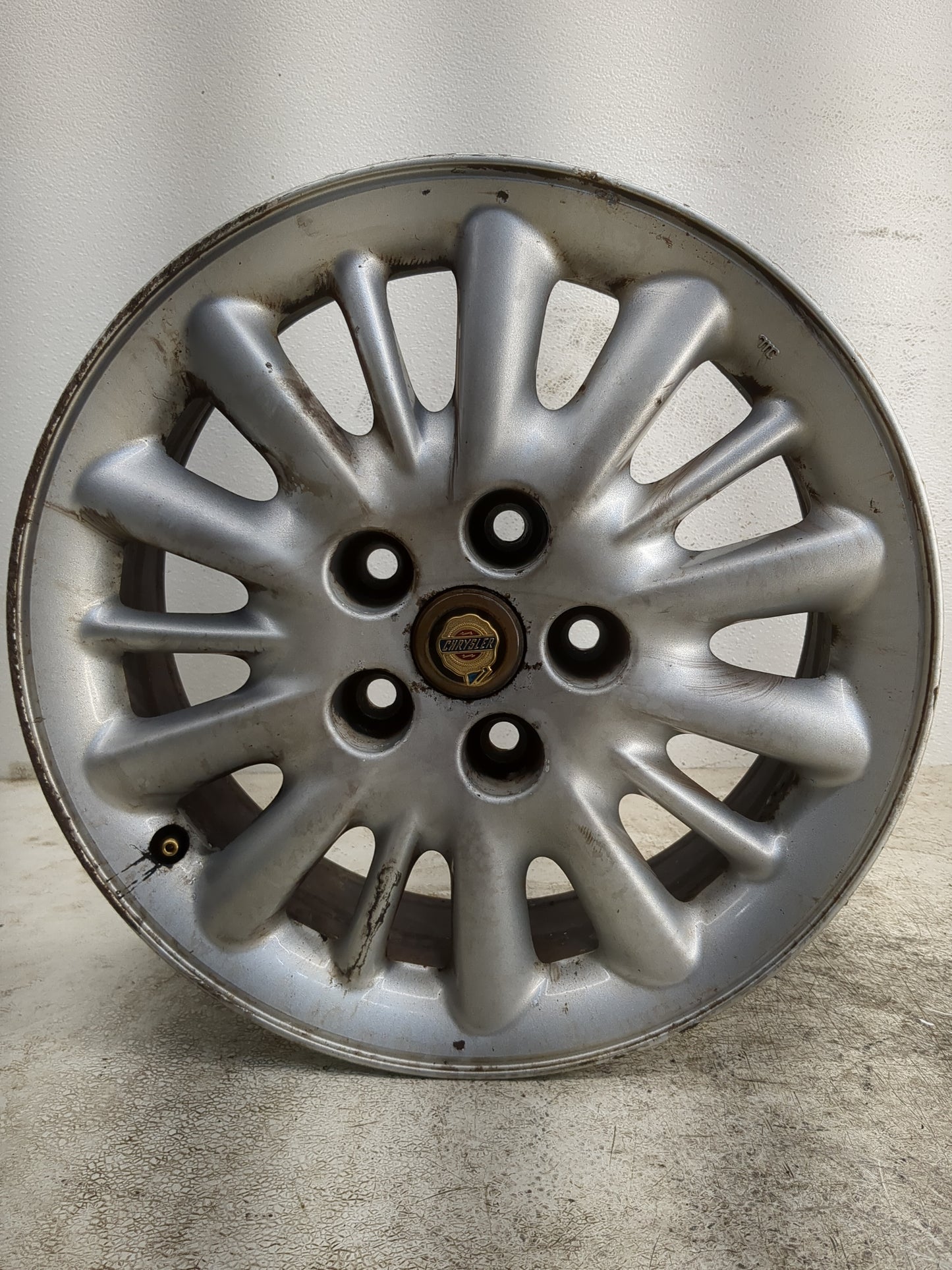 2001-2003 Chrysler Town & Country Oem Wheel Rim - Oemusedautoparts1.com