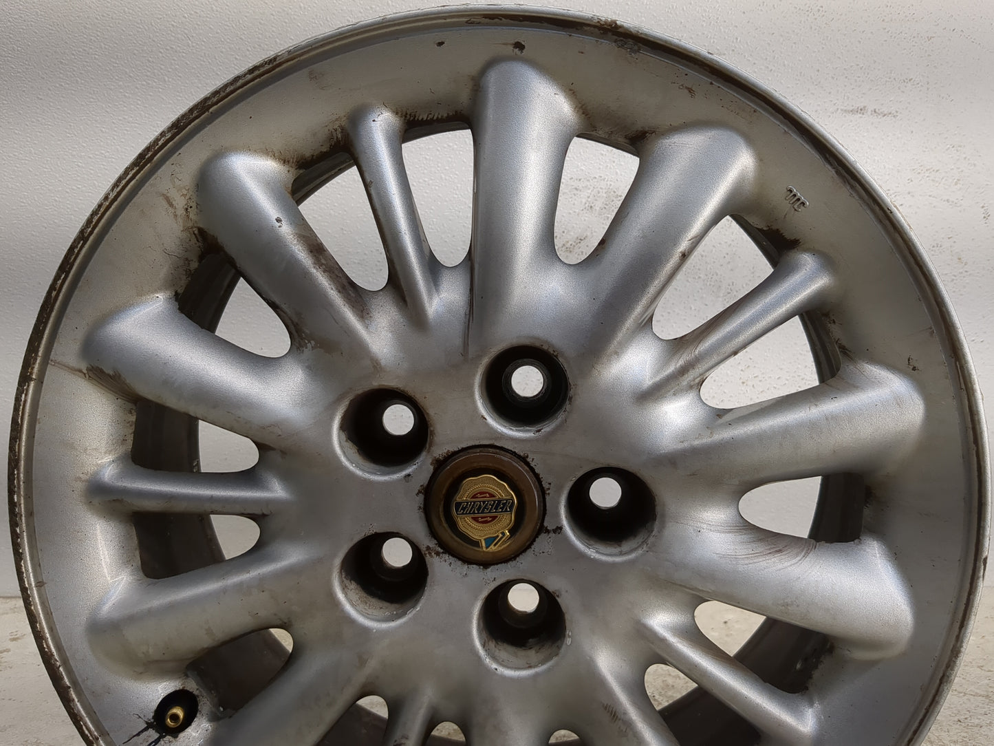 2001-2003 Chrysler Town & Country Oem Wheel Rim - Oemusedautoparts1.com