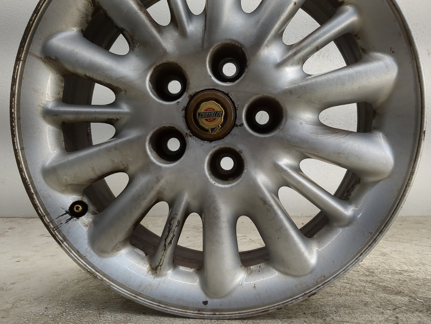 2001-2003 Chrysler Town & Country Oem Wheel Rim - Oemusedautoparts1.com