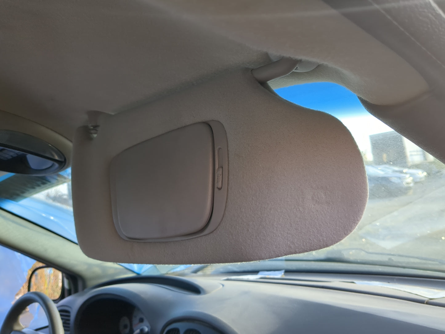 2001-2002 Chrysler Town & Country Sun Visor Shade Replacement Passenger Right Mirror Fits Fits 2001 2002 OEM Used Auto Parts