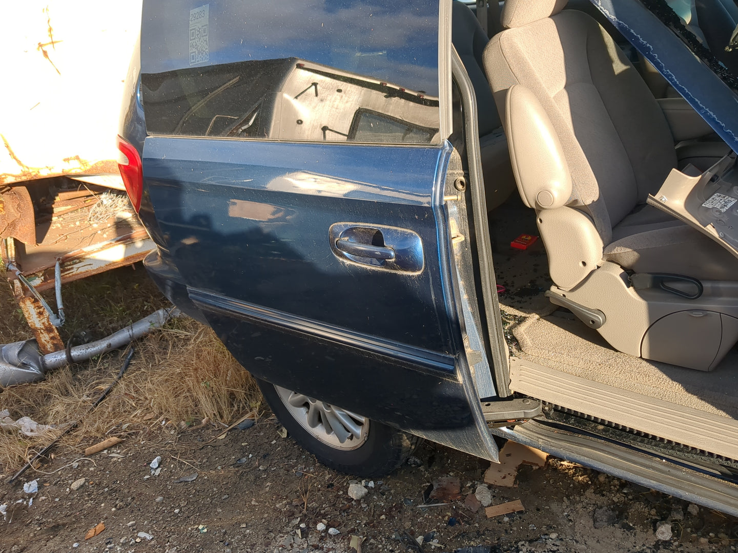 2001-2007 Chrysler Town & Country Passenger Rear Door Oem - Oemusedautoparts1.com