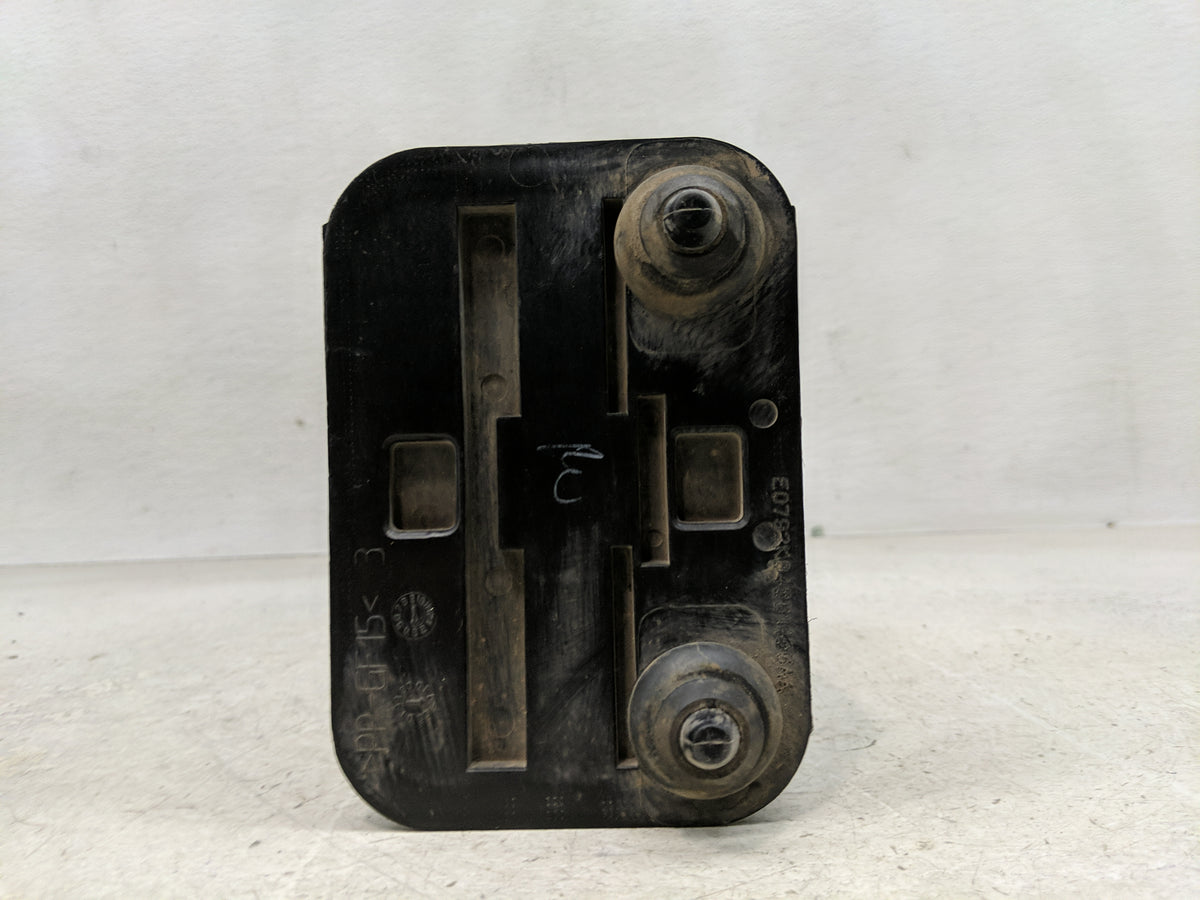 2002 Chrysler Town & Country Fuel Vapor Charcoal Canister 1357470 - Oemusedautoparts1.com