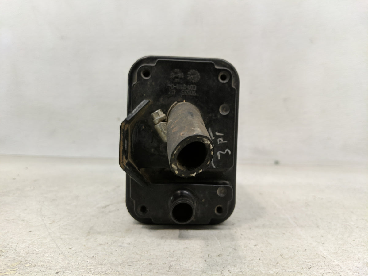 2002 Chrysler Town & Country Fuel Vapor Charcoal Canister 1357470 - Oemusedautoparts1.com