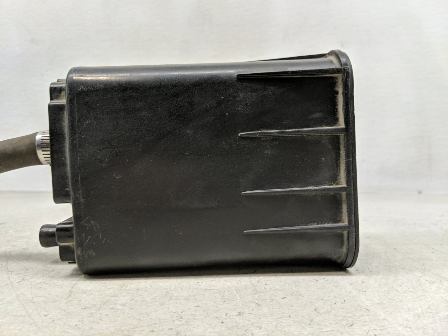 2002 Chrysler Town & Country Fuel Vapor Charcoal Canister - Oemusedautoparts1.com
