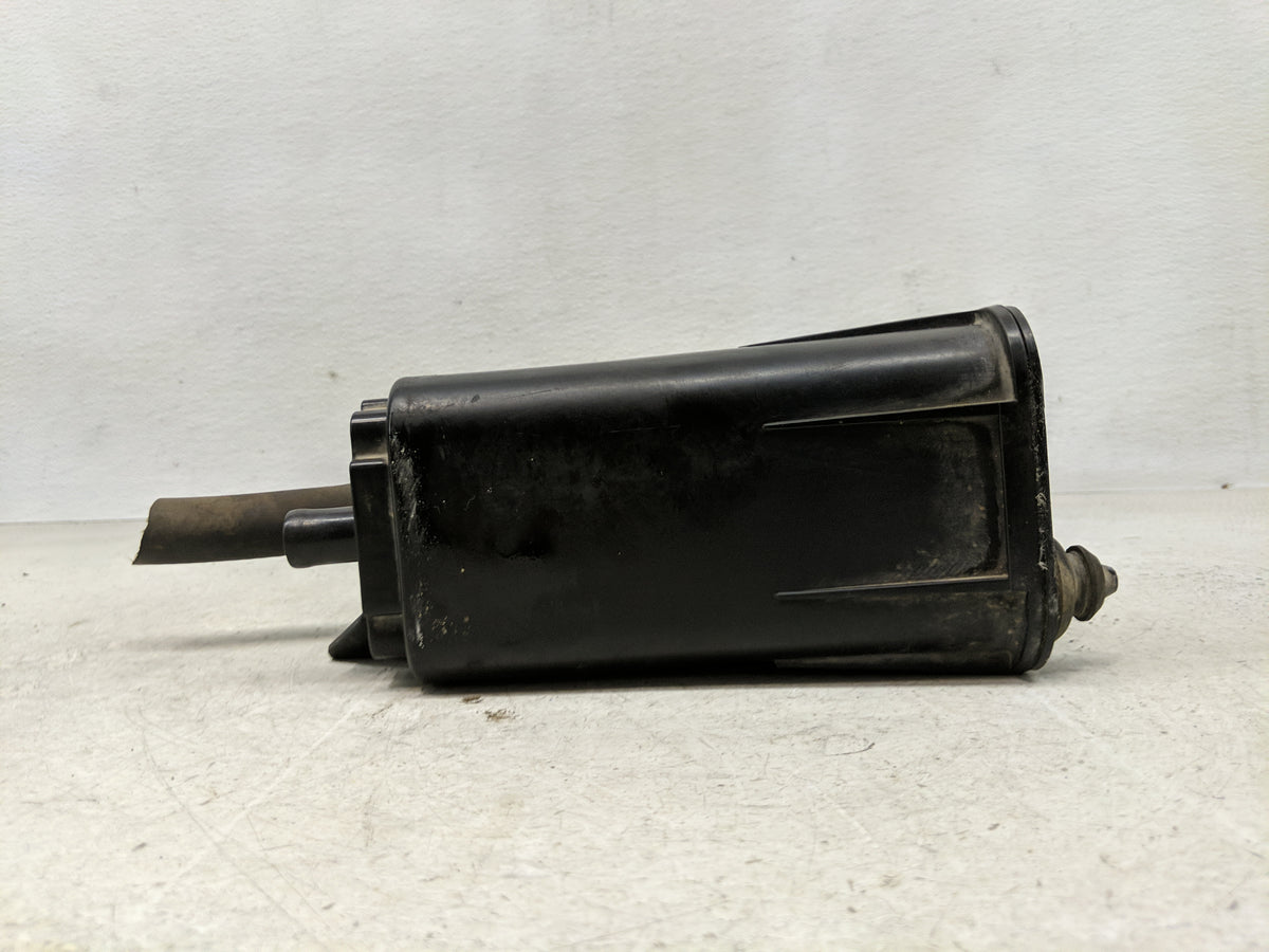 2002 Chrysler Town & Country Fuel Vapor Charcoal Canister 1357470 - Oemusedautoparts1.com