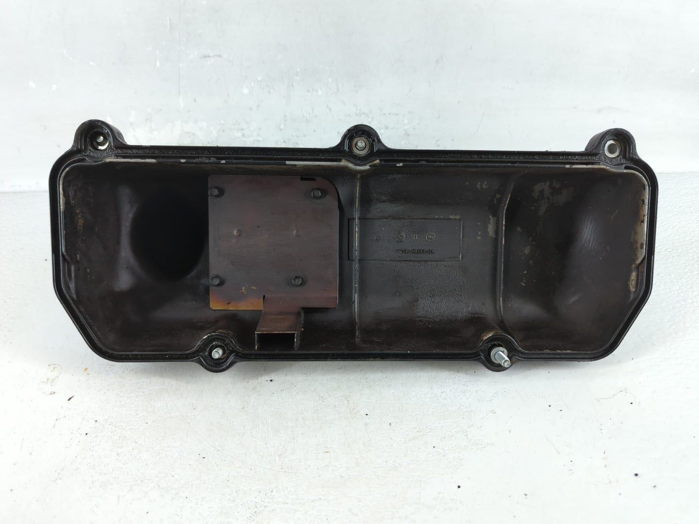 2002 Chrysler Windsor Driver Left Cylinder Head Valve Cover P/N:F7UE-6A513-DA Fits OEM Used Auto Parts - Oemusedautoparts1.c
