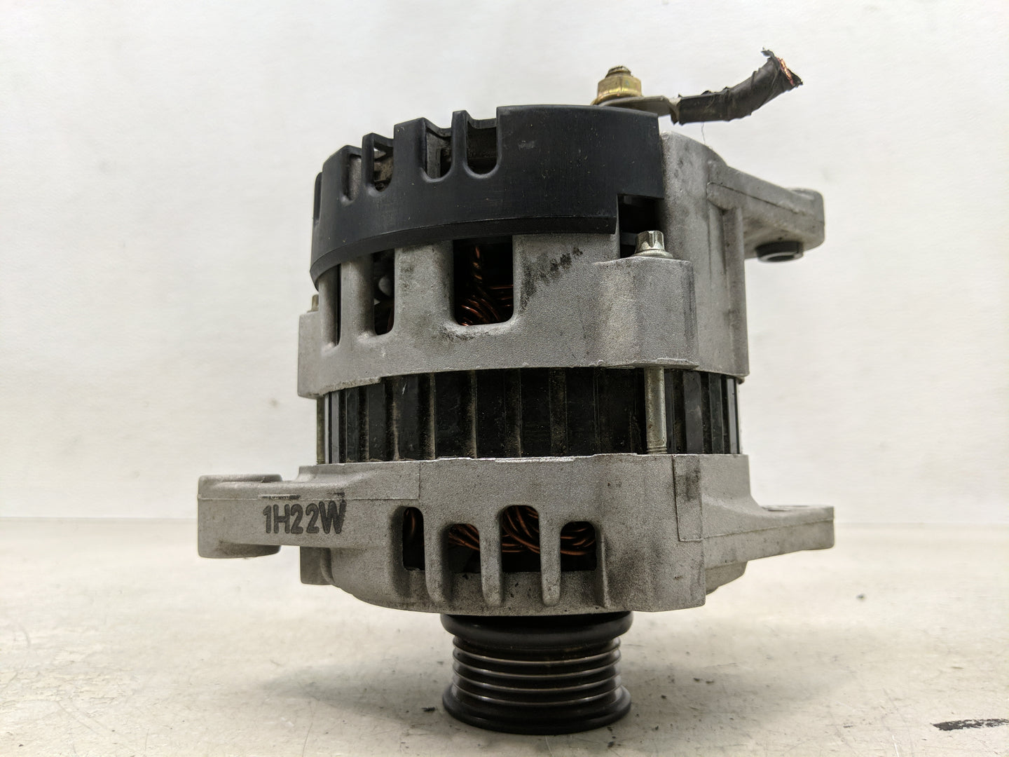 1999-2002 Daewoo Lanos Alternator Replacement Generator Charging Assembly Engine OEM Fits Fits 1999 2000 2001 2002 OEM Used 
