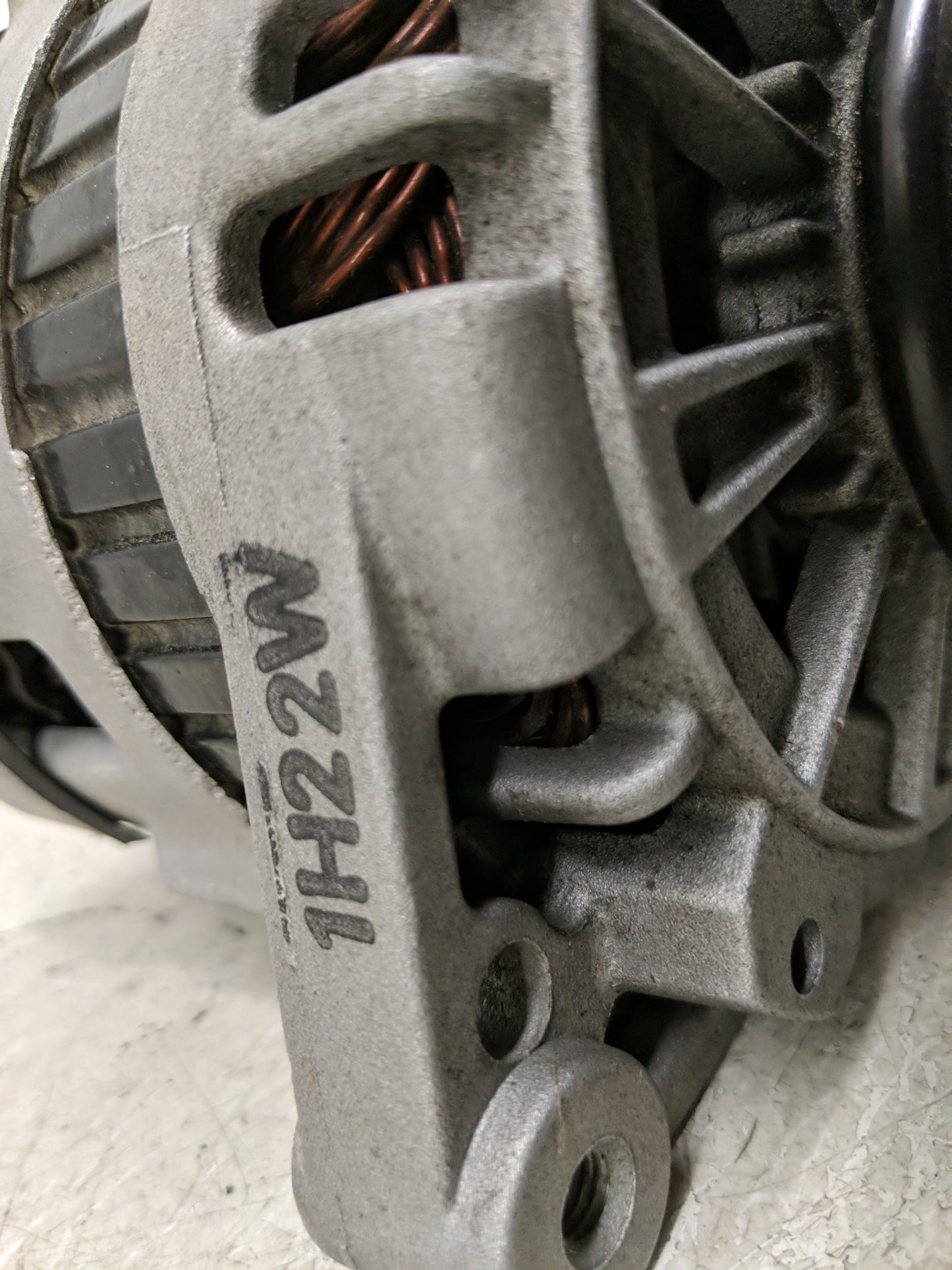 1999-2002 Daewoo Lanos Alternator Replacement Generator Charging Assembly Engine OEM Fits Fits 1999 2000 2001 2002 OEM Used 