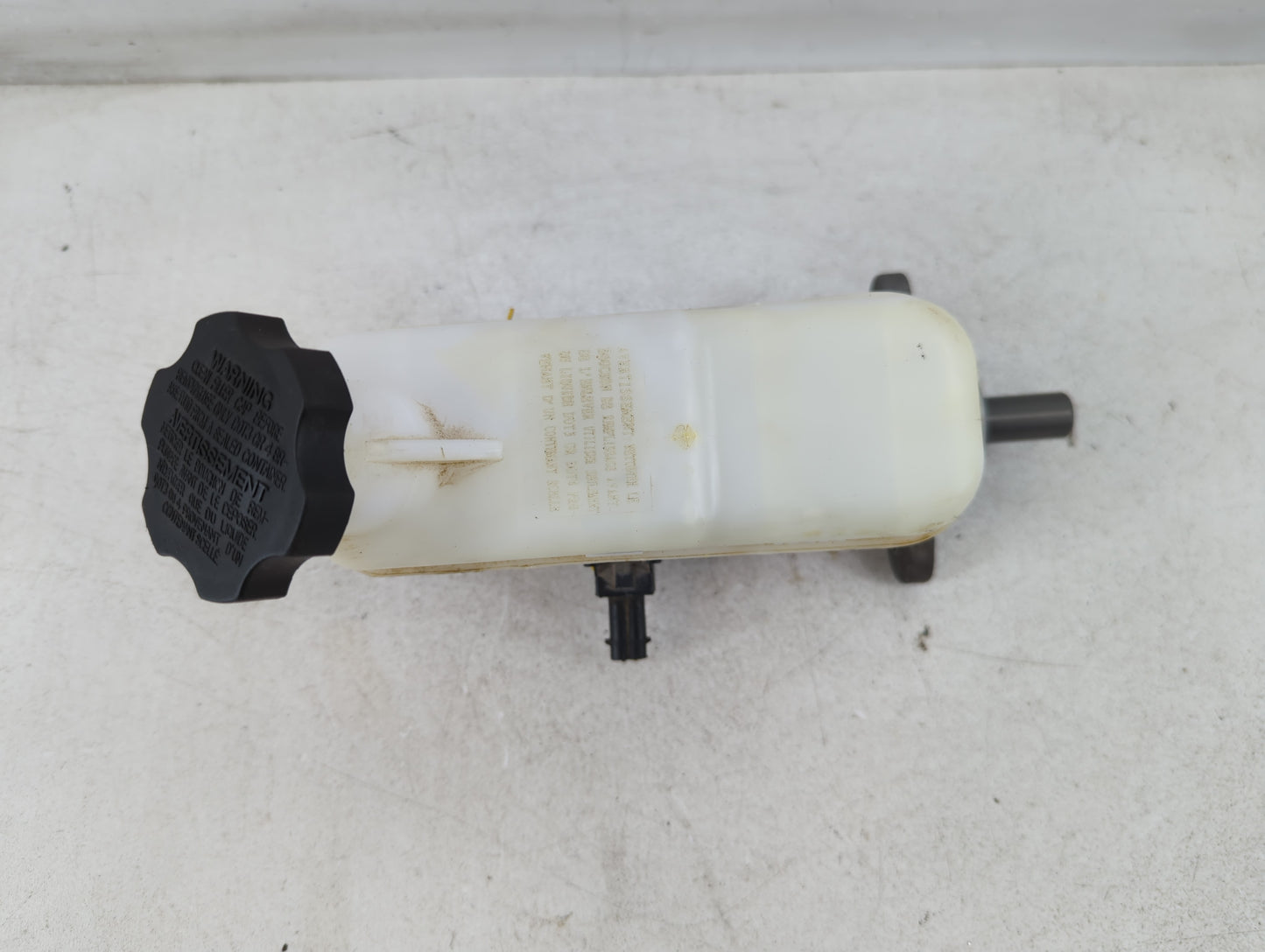 2001-2002 Dodge Caravan Brake Master Cylinder - Oemusedautoparts1.com