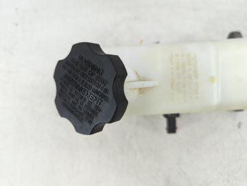 2001-2002 Dodge Caravan Brake Master Cylinder