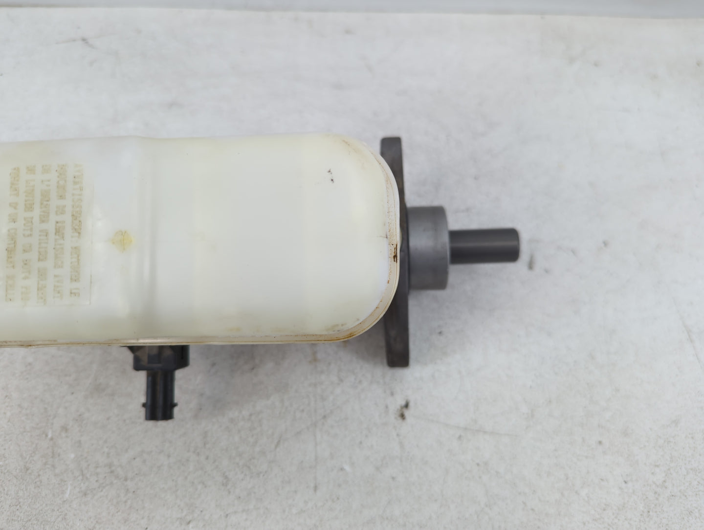 2001-2002 Dodge Caravan Brake Master Cylinder - Oemusedautoparts1.com