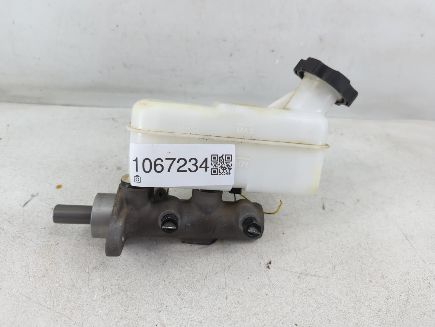 2001-2002 Dodge Caravan Brake Master Cylinder - Oemusedautoparts1.com