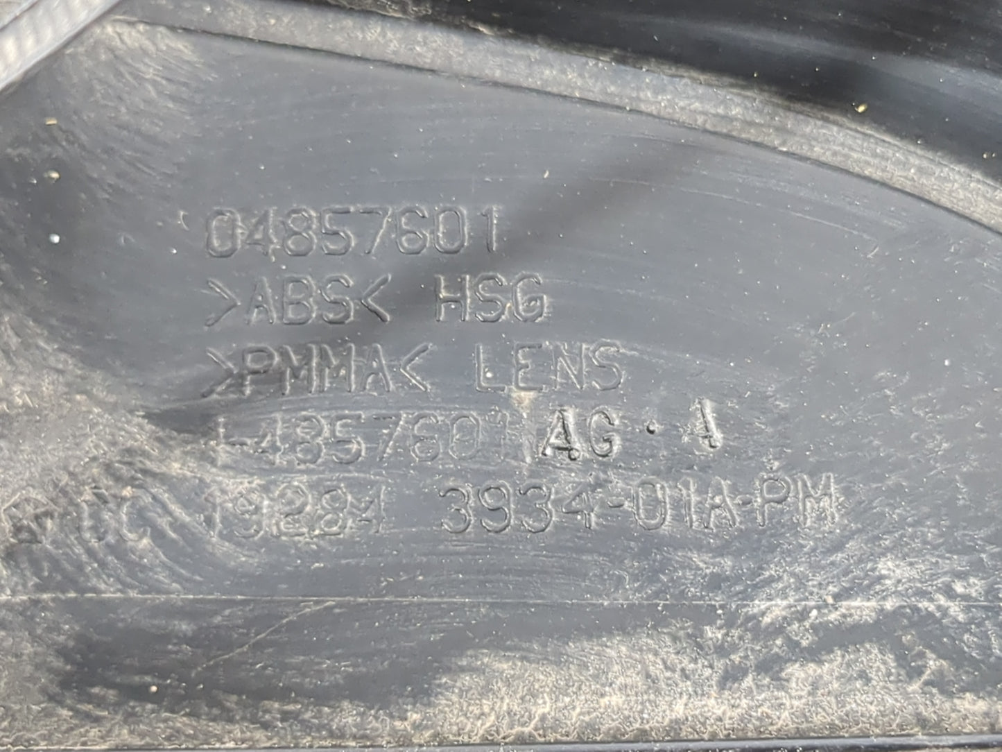 2001-2003 Dodge Caravan Tail Light Assembly Driver Left OEM P/N:04857601 Fits Fits 2001 2002 2003 OEM Used Auto Parts - Oemu
