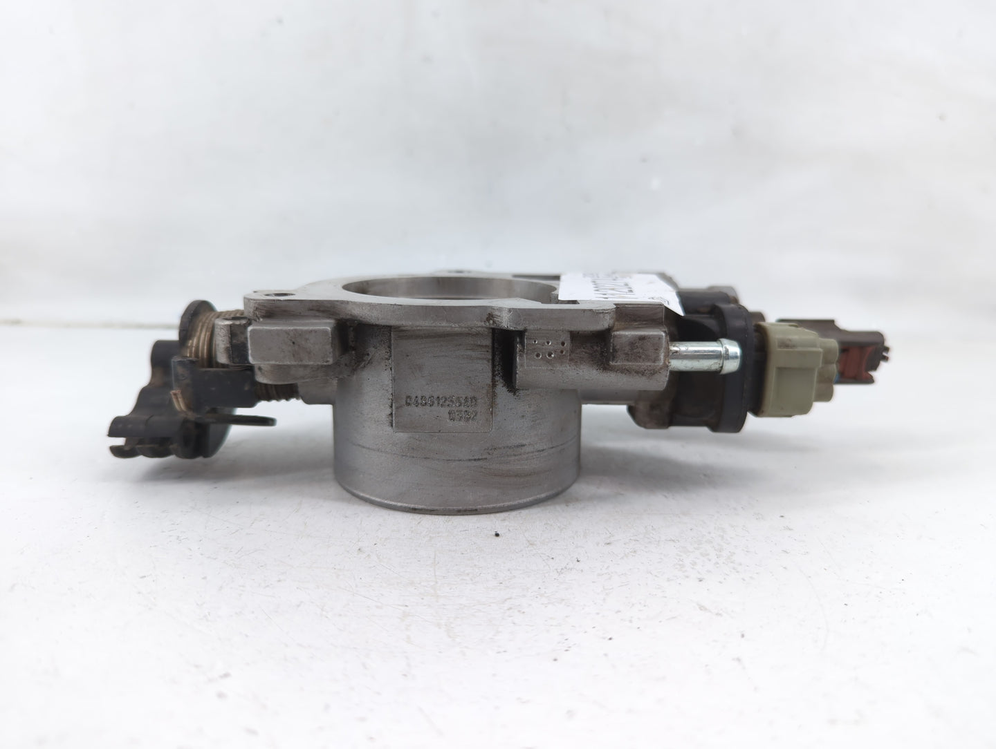2002 Dodge Caravan Throttle Body P/N:04861255AB K2110, 526-01 Fits Fits 2001 OEM Used Auto Parts - Oemusedautoparts1.com