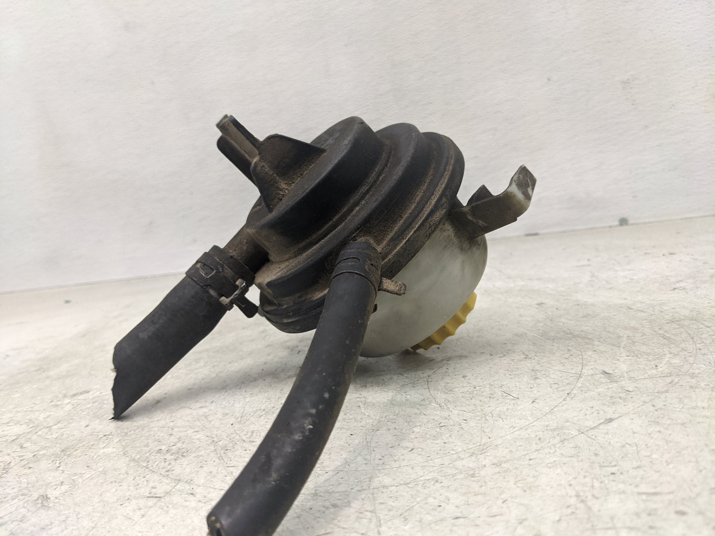 2002 Dodge Caravan Power Steering Reservoir - Oemusedautoparts1.com